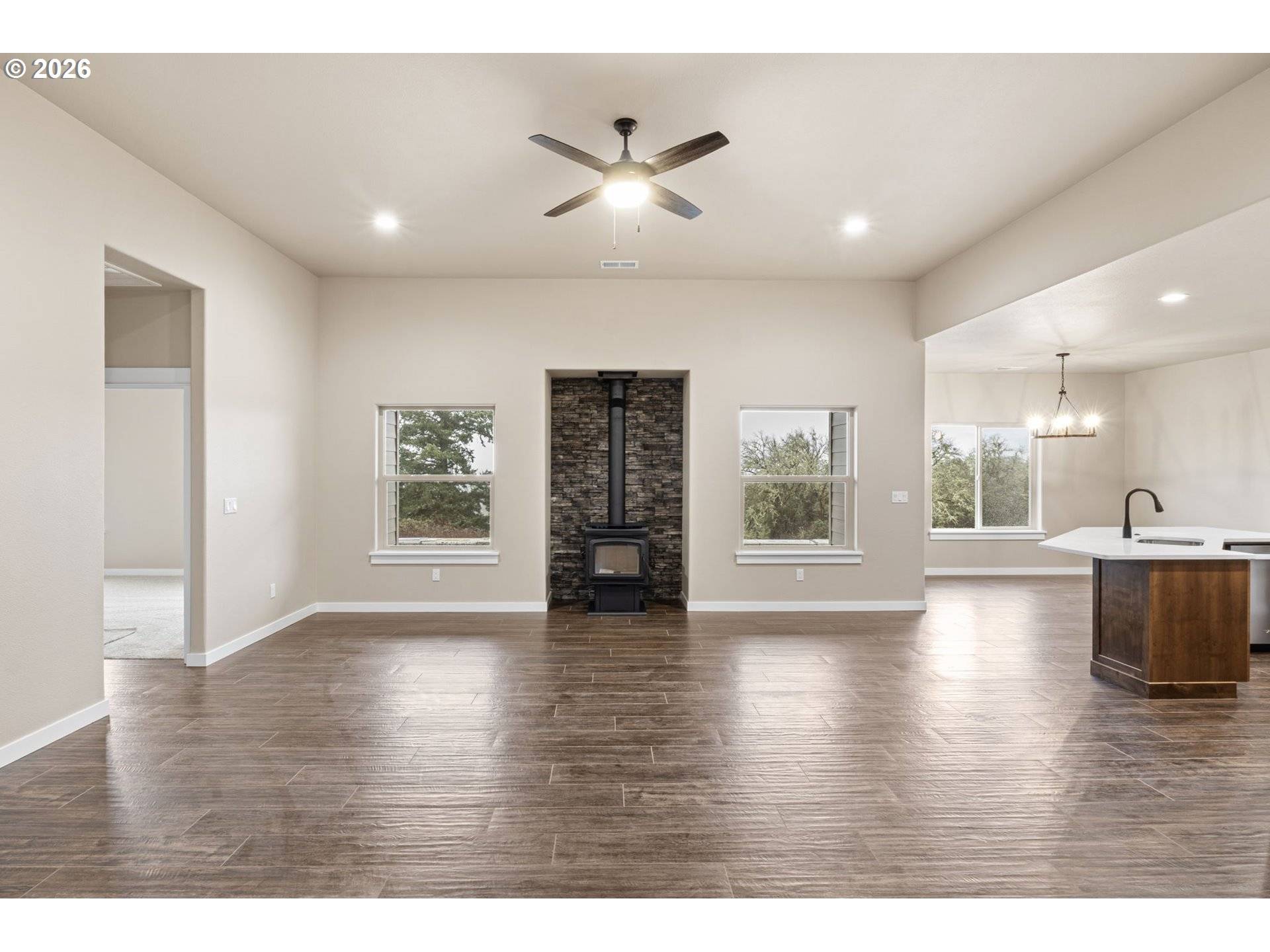 Sutherlin, OR 97479,909 DURHAM AVE