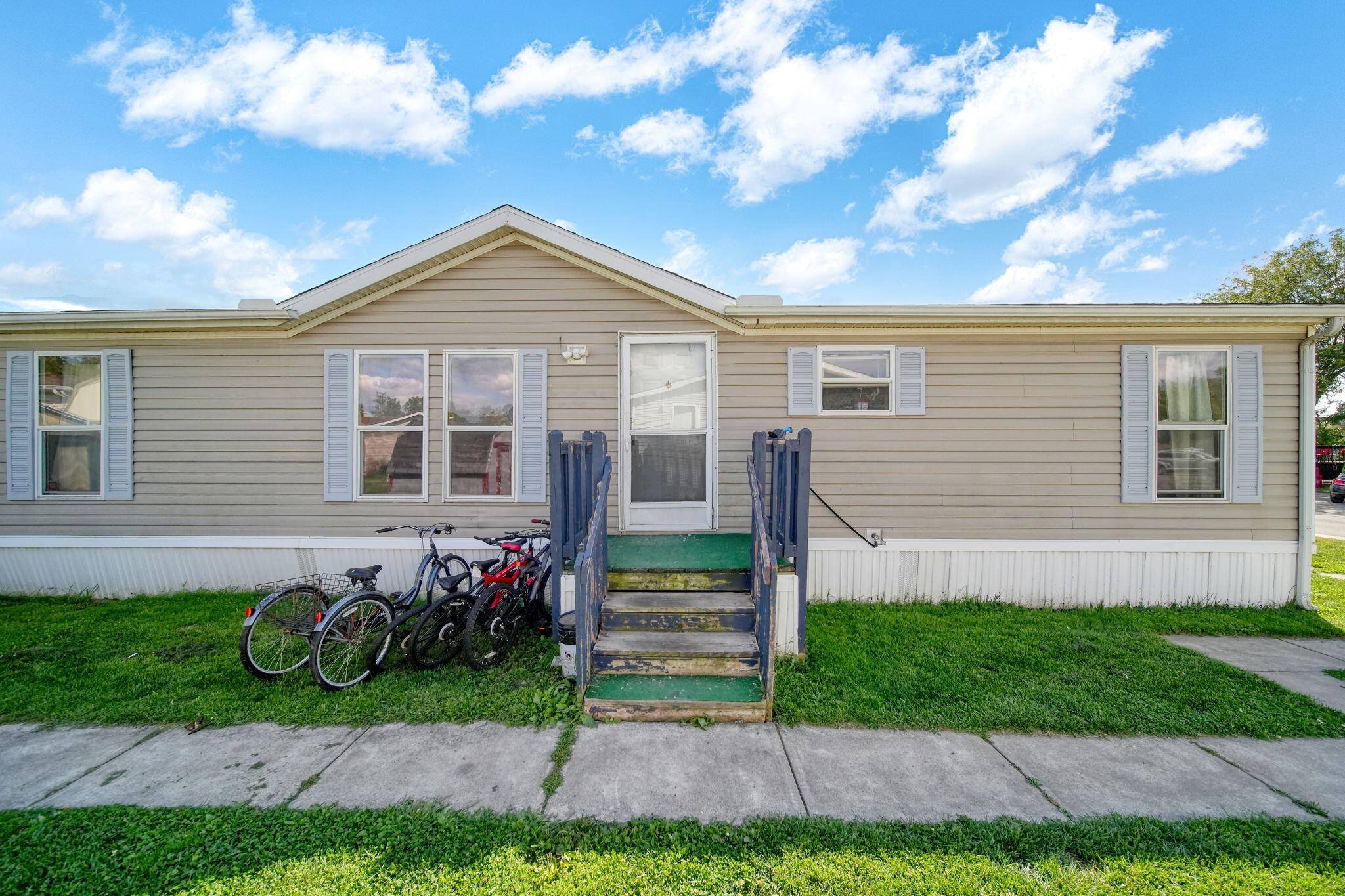 Adrian, MI 49221,243 Kirk