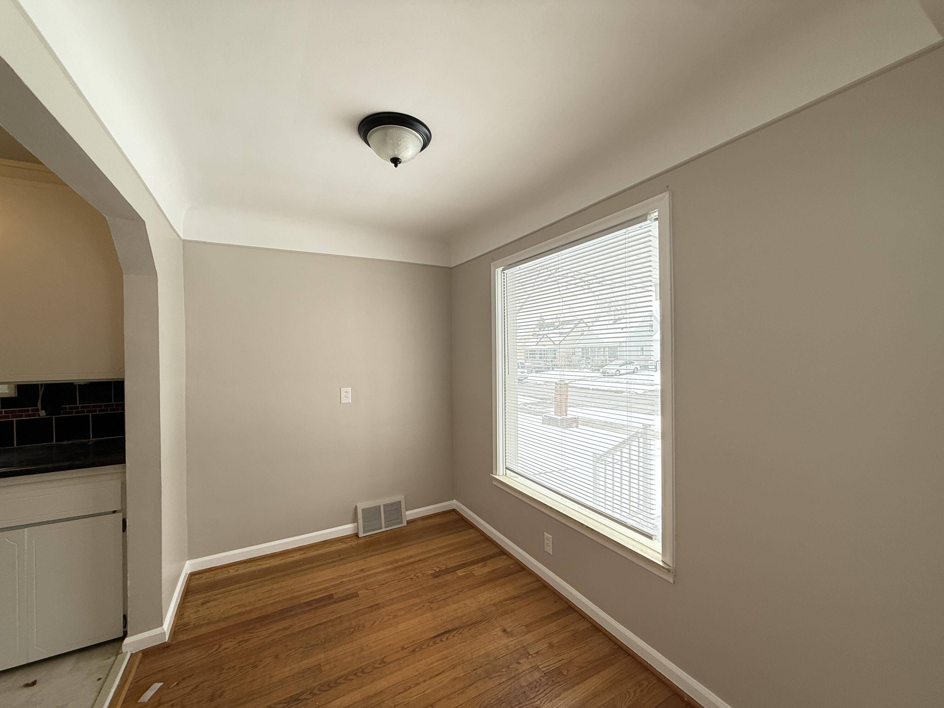 Lincoln Park, MI 48146,2328 Detroit AVE