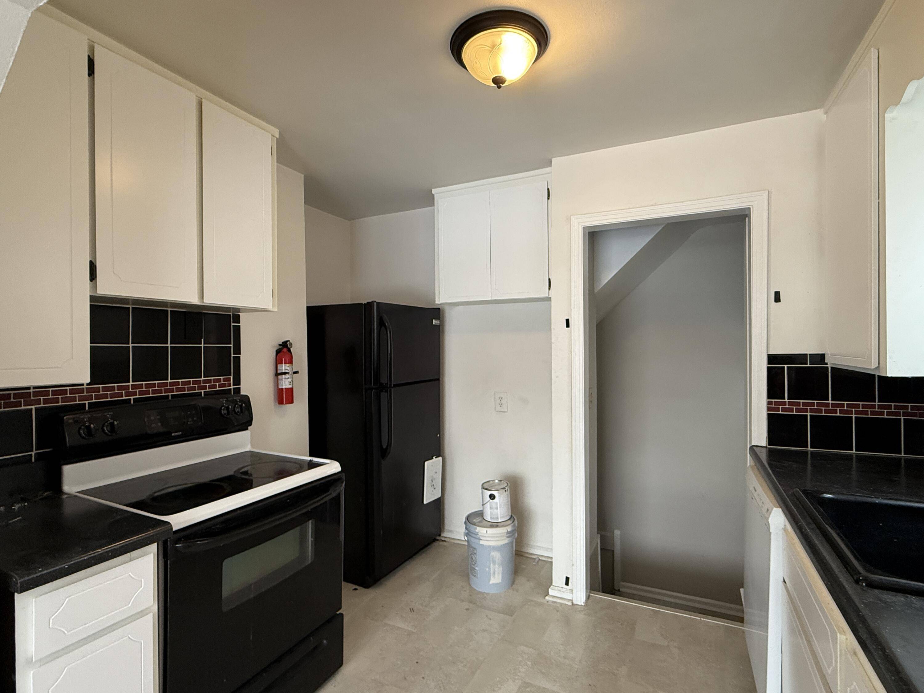 Lincoln Park, MI 48146,2328 Detroit AVE