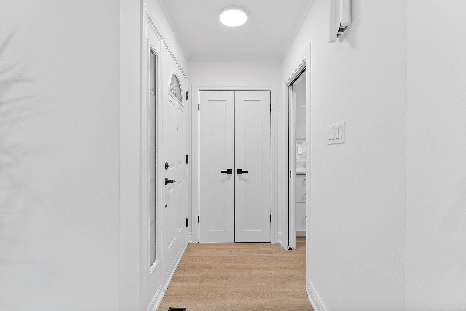 Toronto C13, ON M3A 2G2,22 Marbury CRES