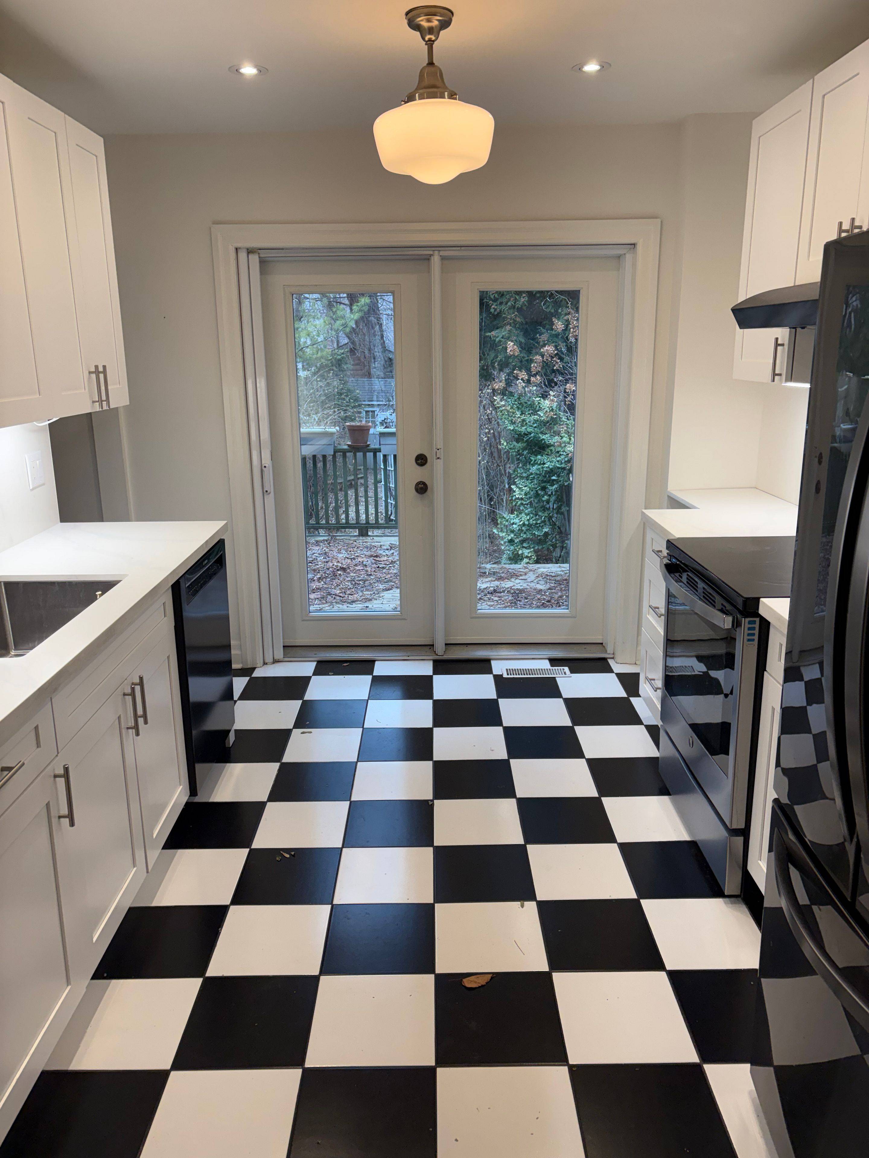 Toronto C03, ON M4R 1X7,18 Henning AVE