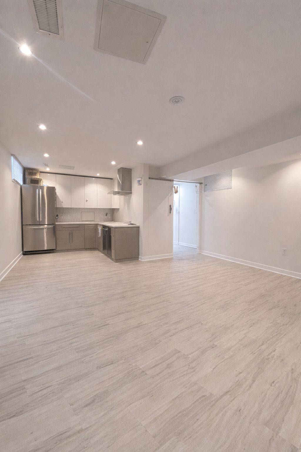 Toronto E03, ON M4C 2X4,19 Savoy AVE