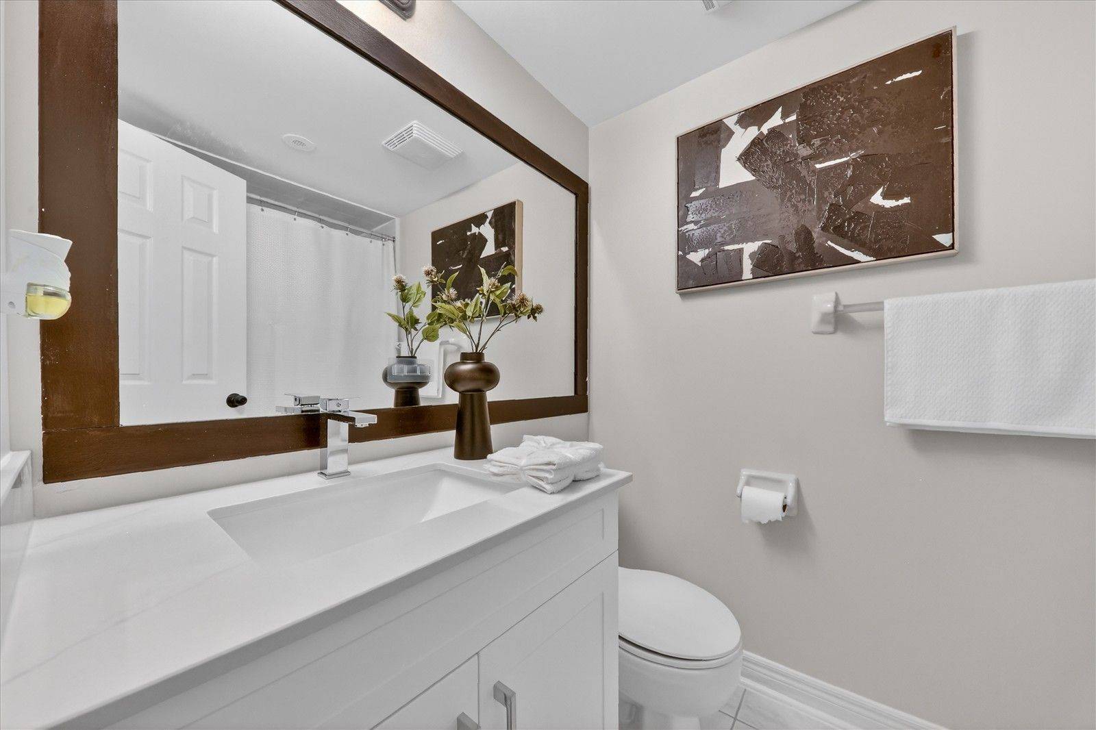 Toronto E11, ON M1B 6K2,42 Pinery TRL #124