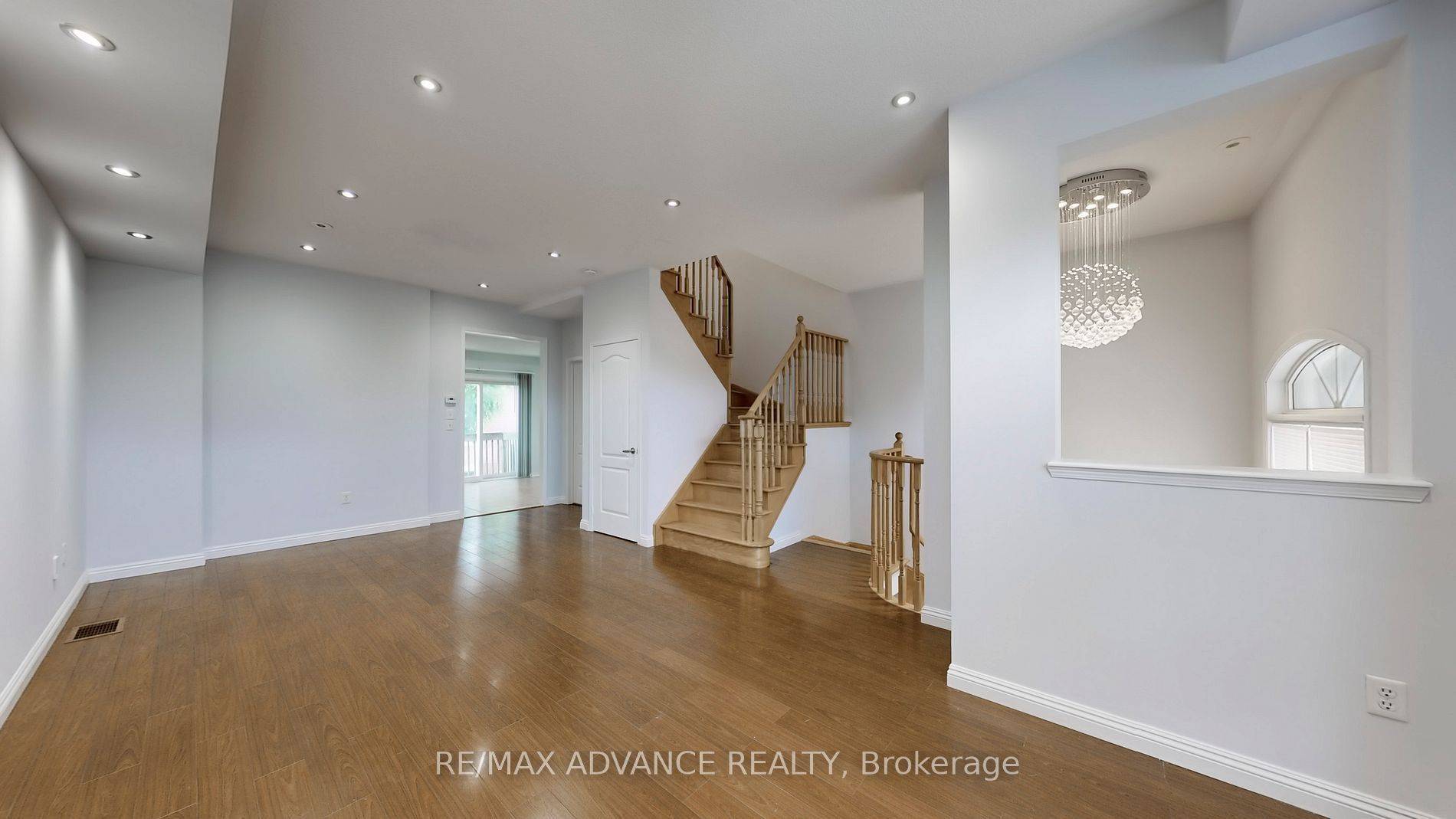 Toronto E07, ON M1S 0B3,46 Wyper SQ