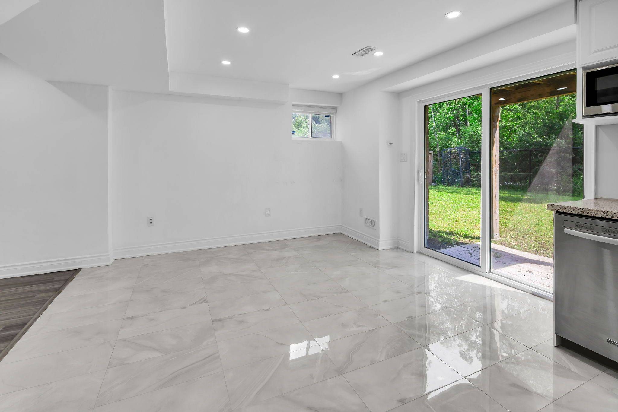 Clarington, ON L1C 3K2,265 Bruce Cameron DR