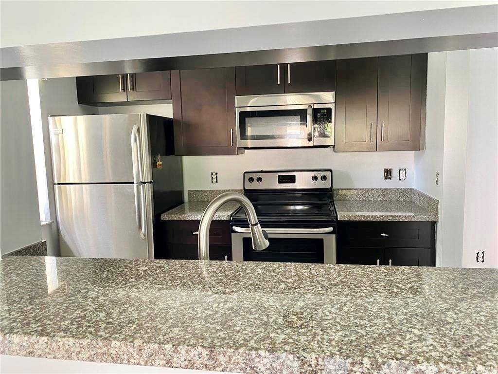 Miramar, FL 33025,2153 Renaissance Blvd #208