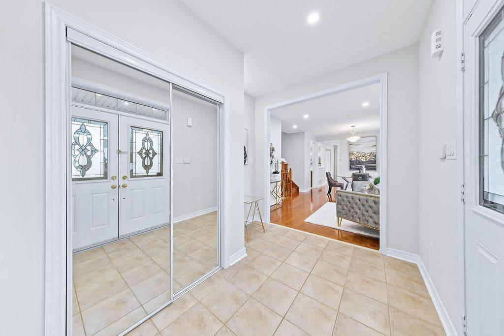 Vaughan, ON L6A 0K5,2 George Kirby ST