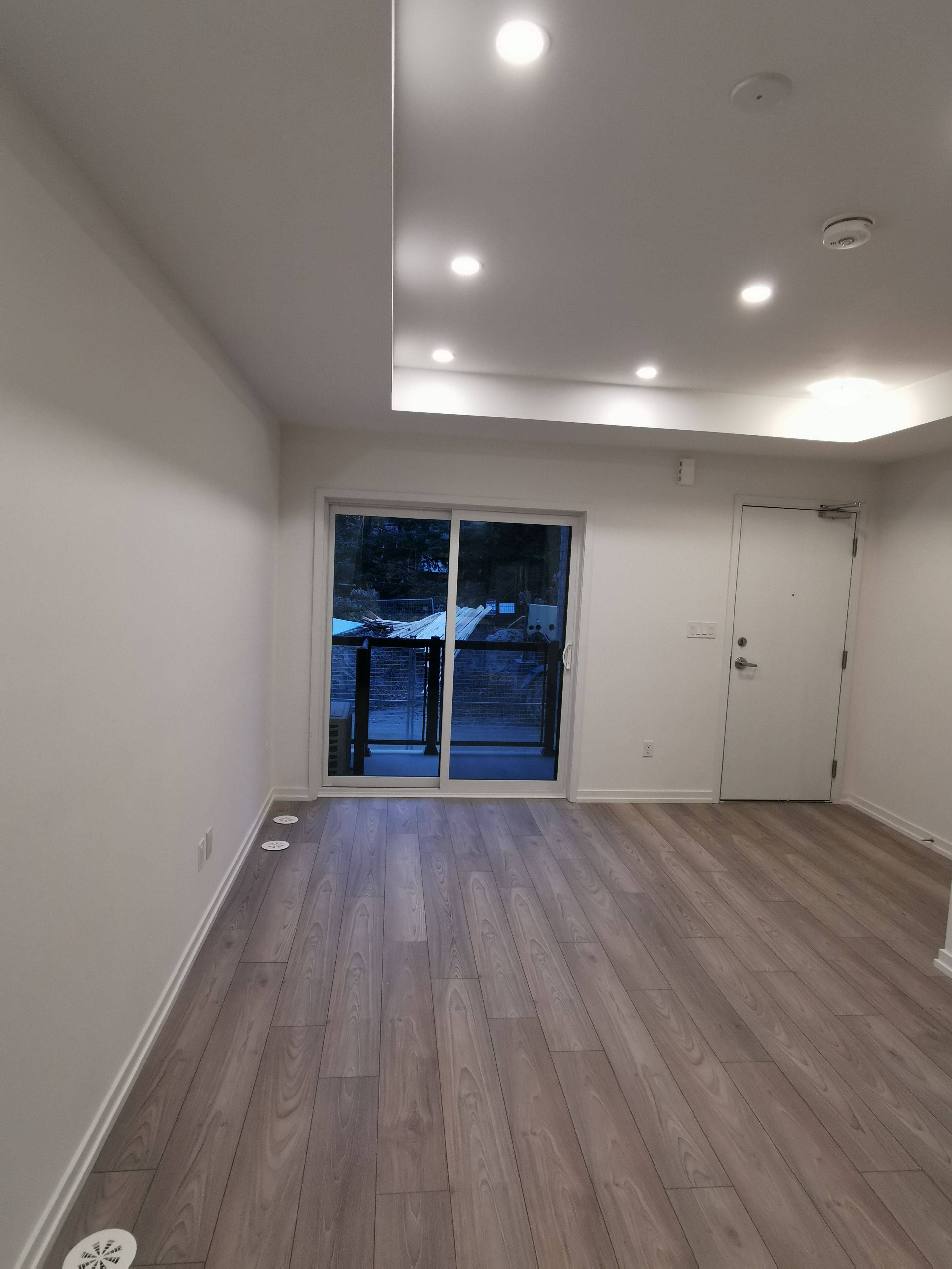 Newmarket, ON L3Y 0H5,26 Lytham Green CIR #10