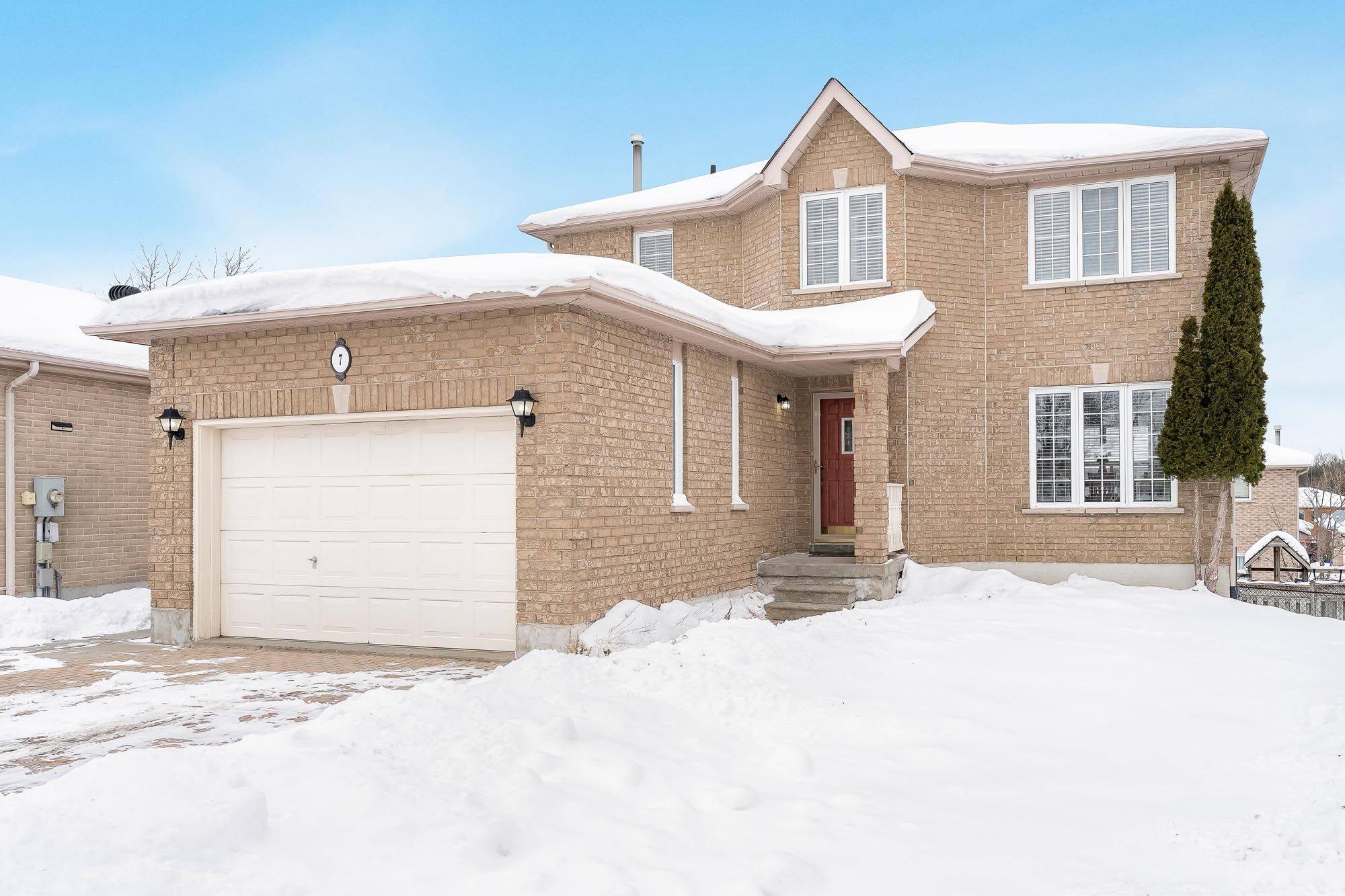 Barrie, ON L4N 9N3,7 Round Leaf CT