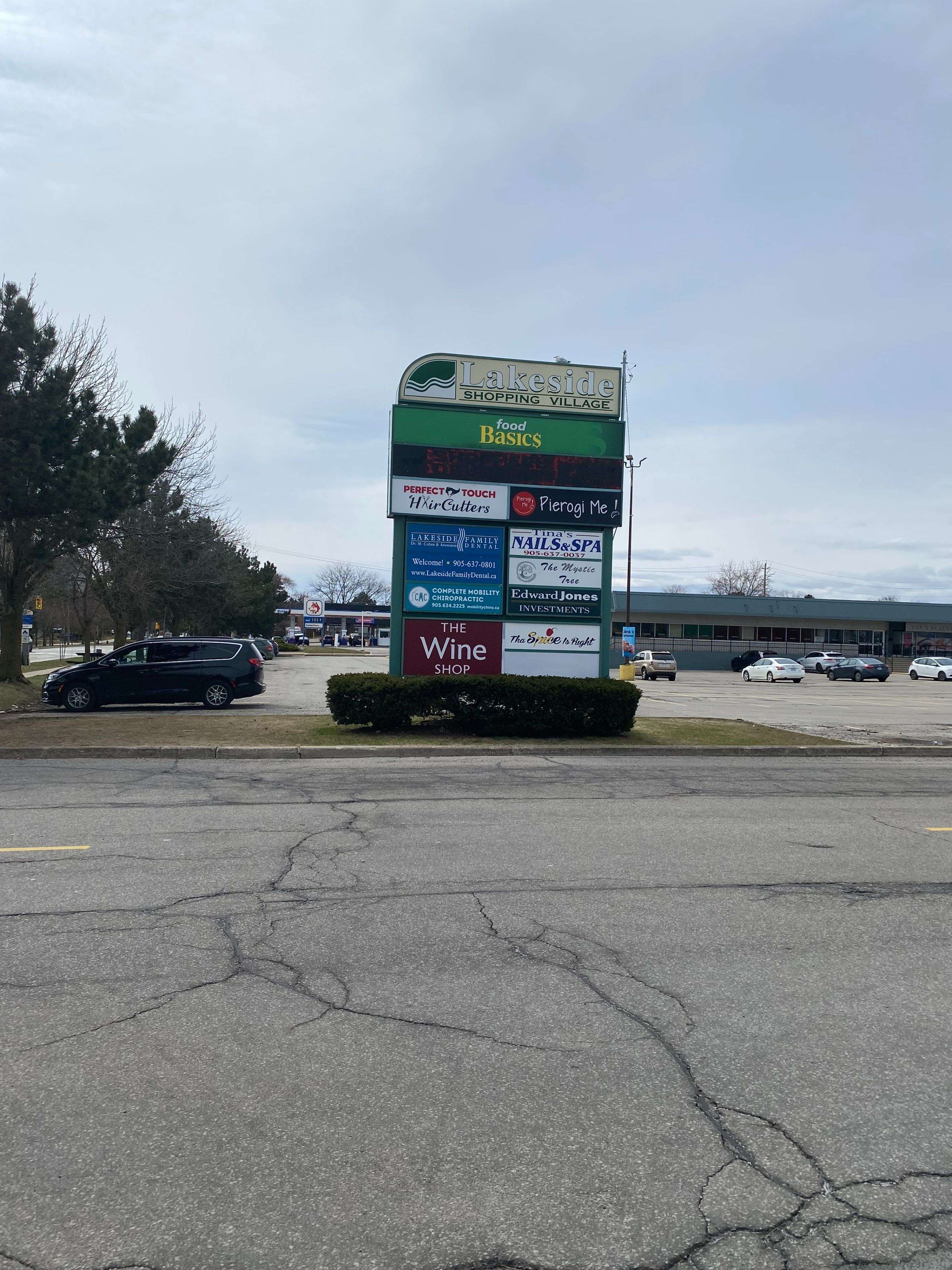 Burlington, ON L7L 1C8,5381 Lakeshore RD #4-5