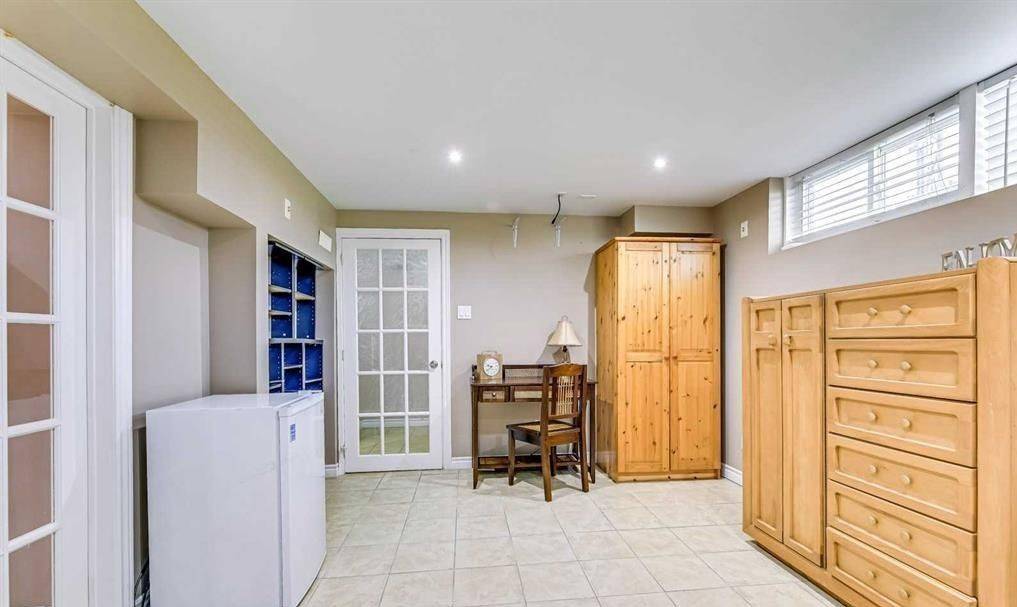 Oakville, ON L6H 1W8,1209 Sixth Line #Lower