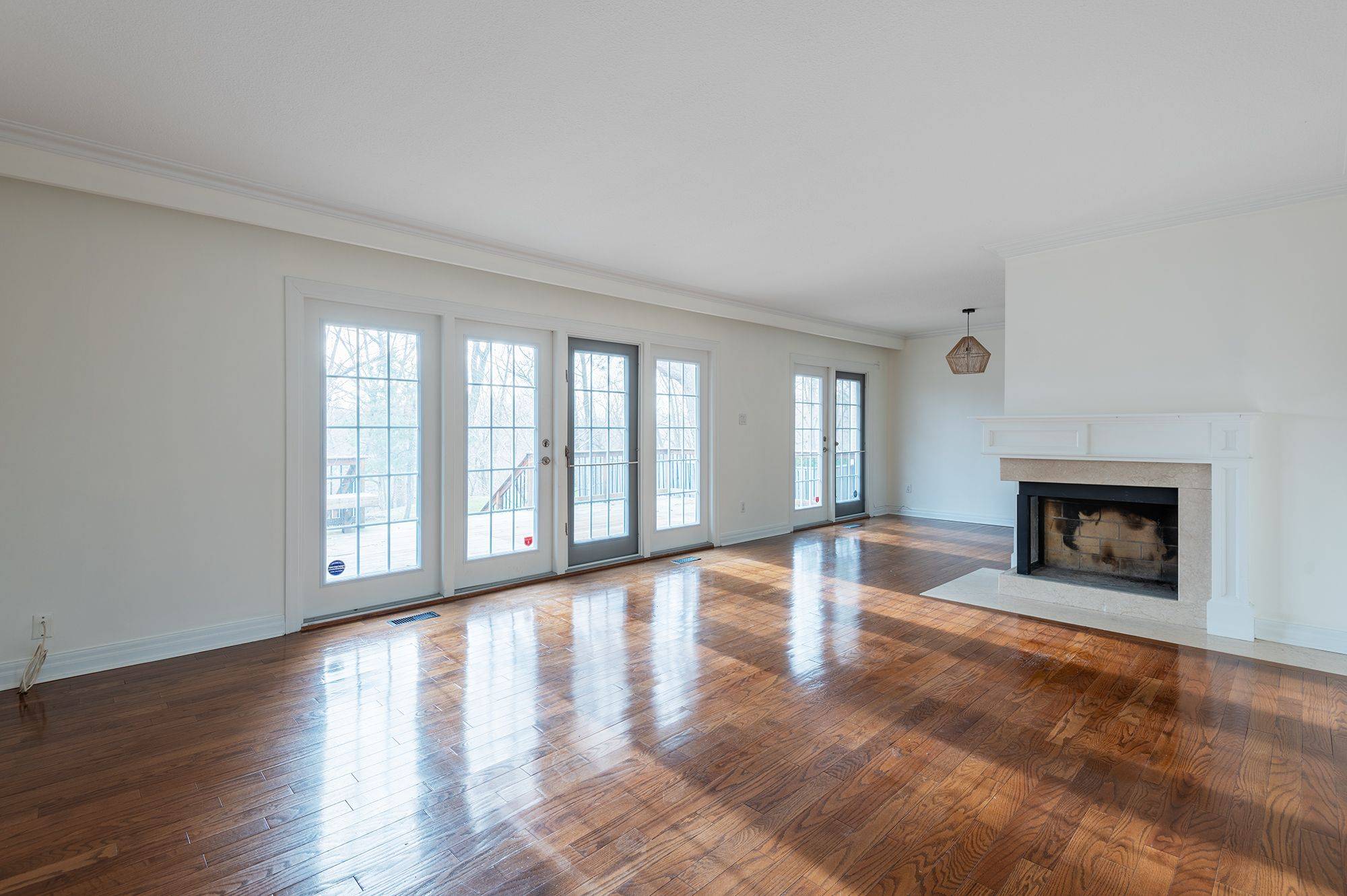 Toronto W08, ON M9B 4Y8,31 Rivercove DR