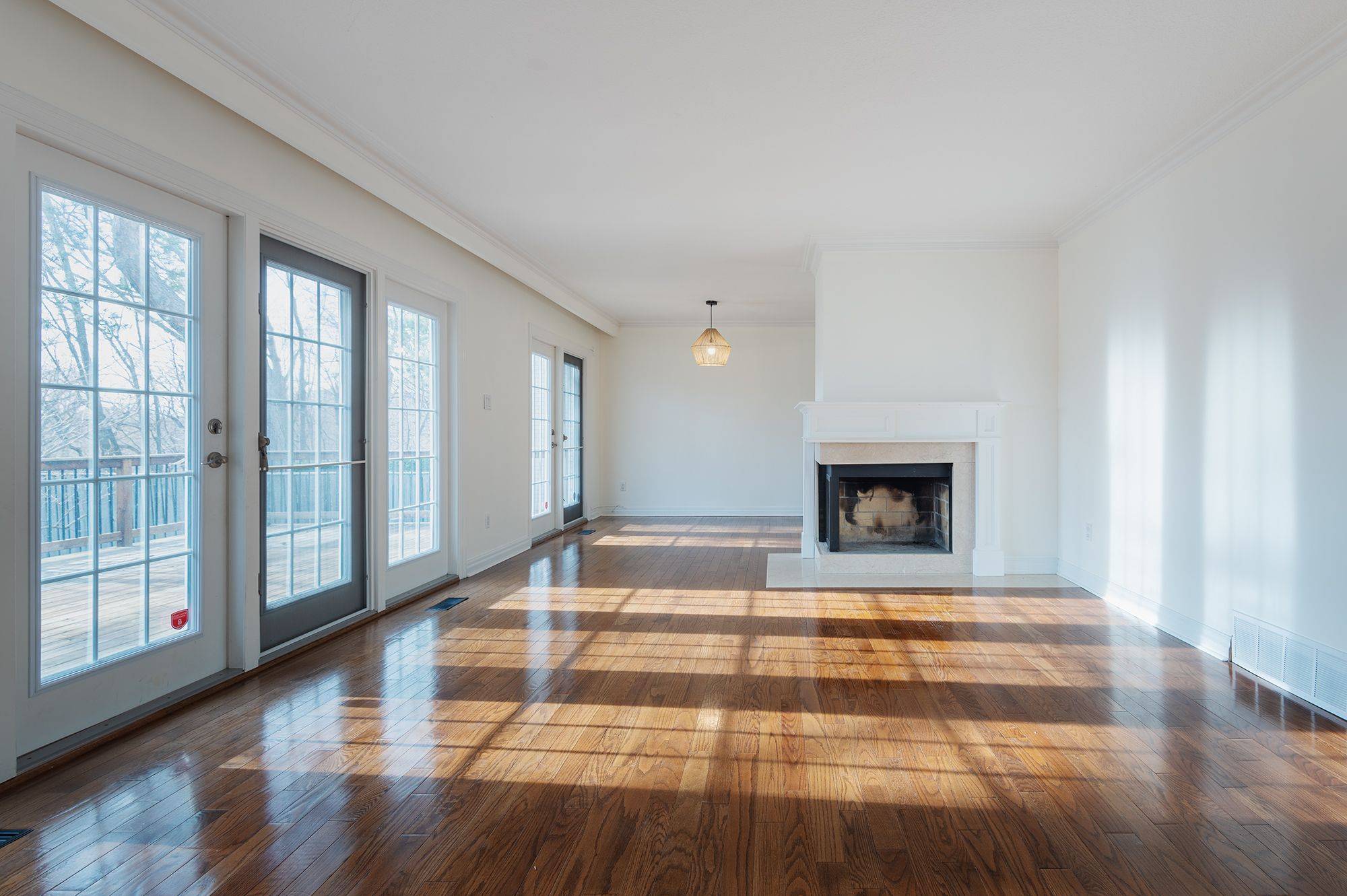 Toronto W08, ON M9B 4Y8,31 Rivercove DR