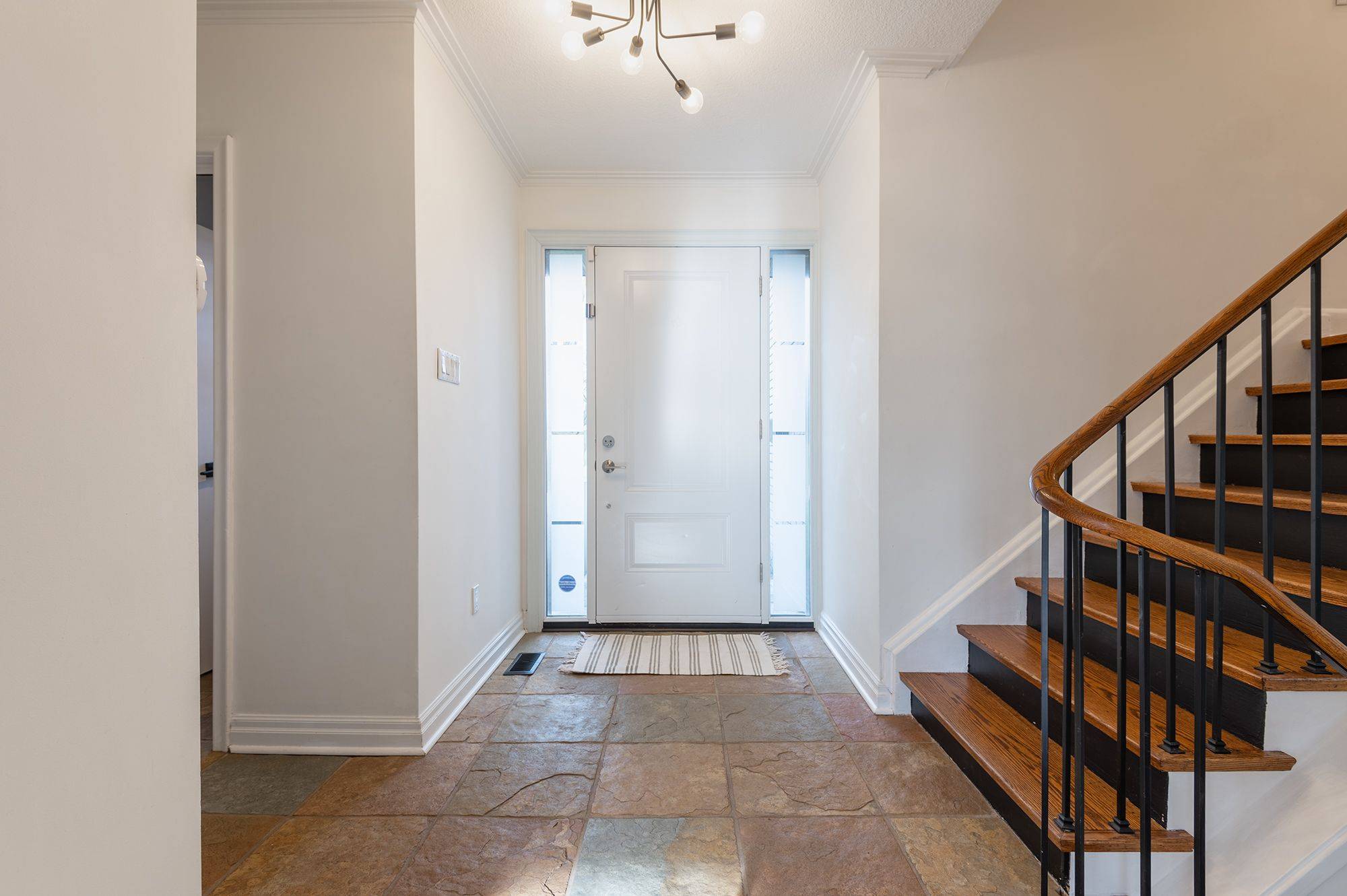 Toronto W08, ON M9B 4Y8,31 Rivercove DR