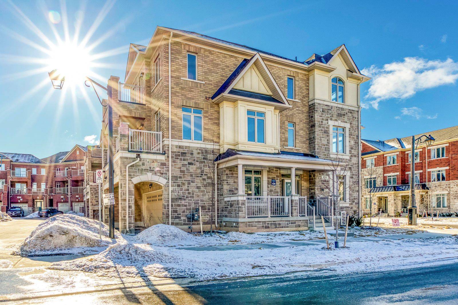 Oakville, ON L6H 3P5,454 Silver Maple RD