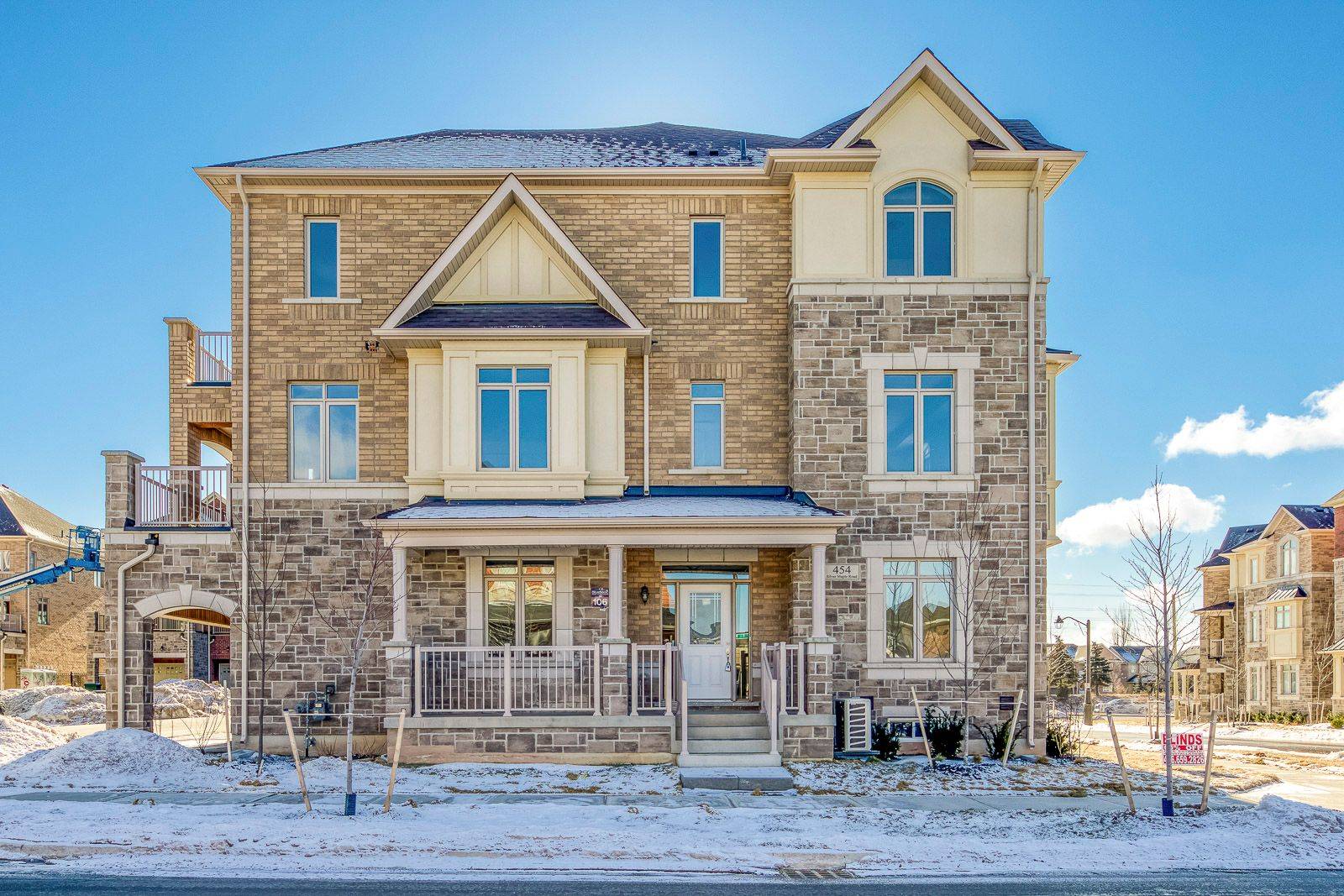 Oakville, ON L6H 3P5,454 Silver Maple RD