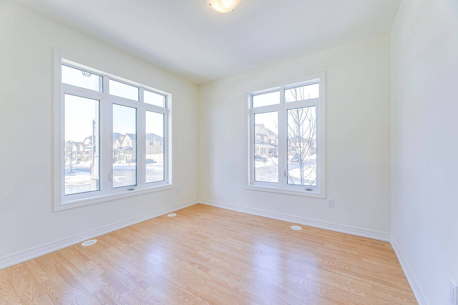 Oakville, ON L6H 3P5,454 Silver Maple RD