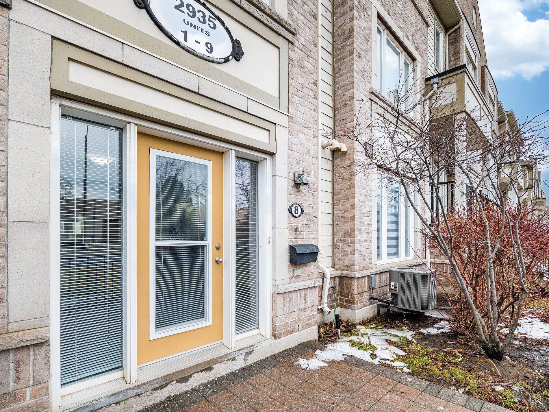 Mississauga, ON L5M 0S3,2935 Hazelton PL #8