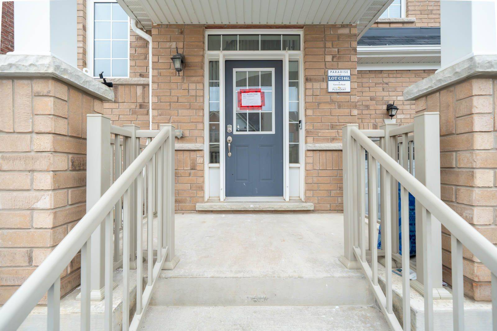 Brampton, ON L7A 4E3,8 Cavesson RD #Upper