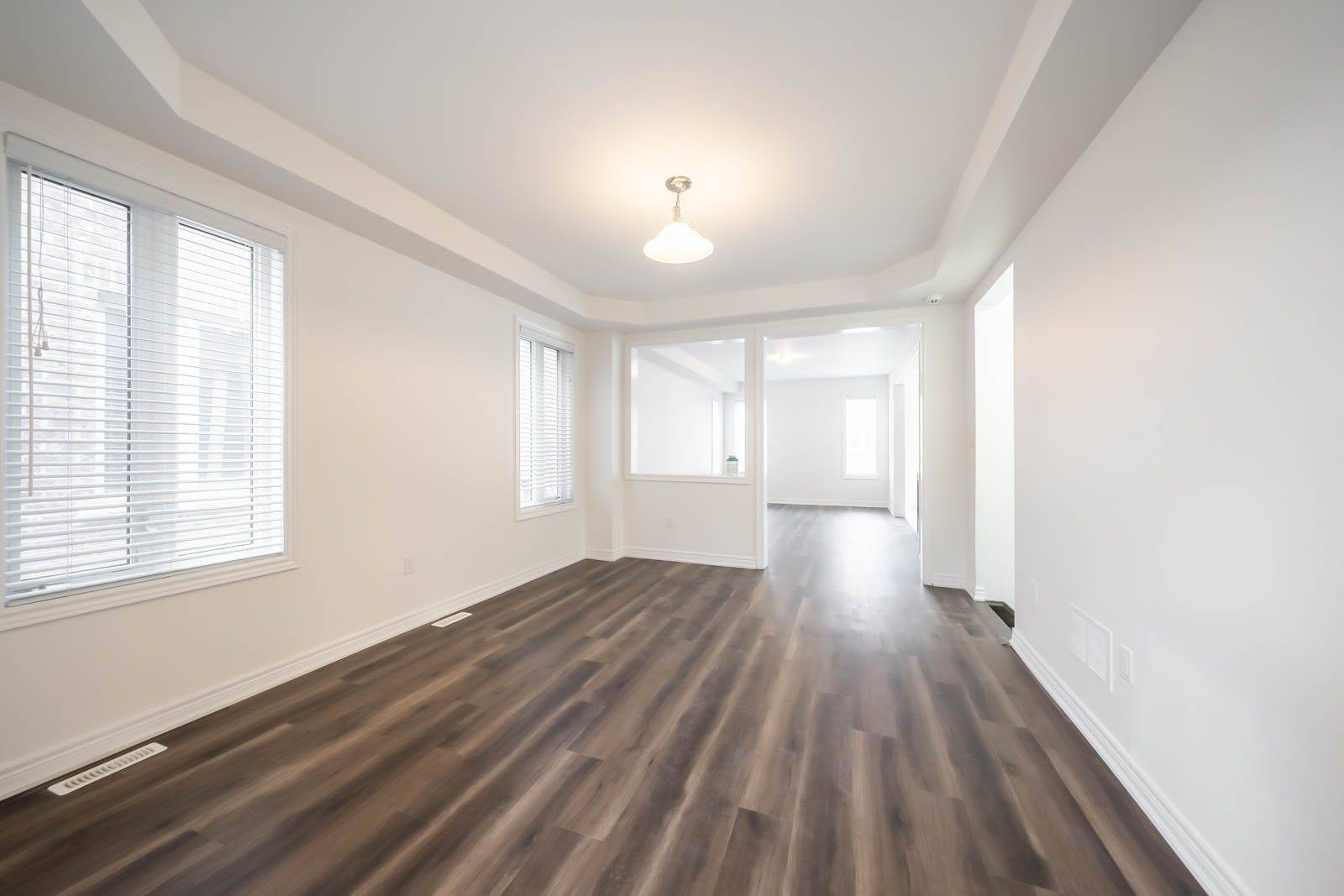 Brampton, ON L7A 4E3,8 Cavesson RD #Upper