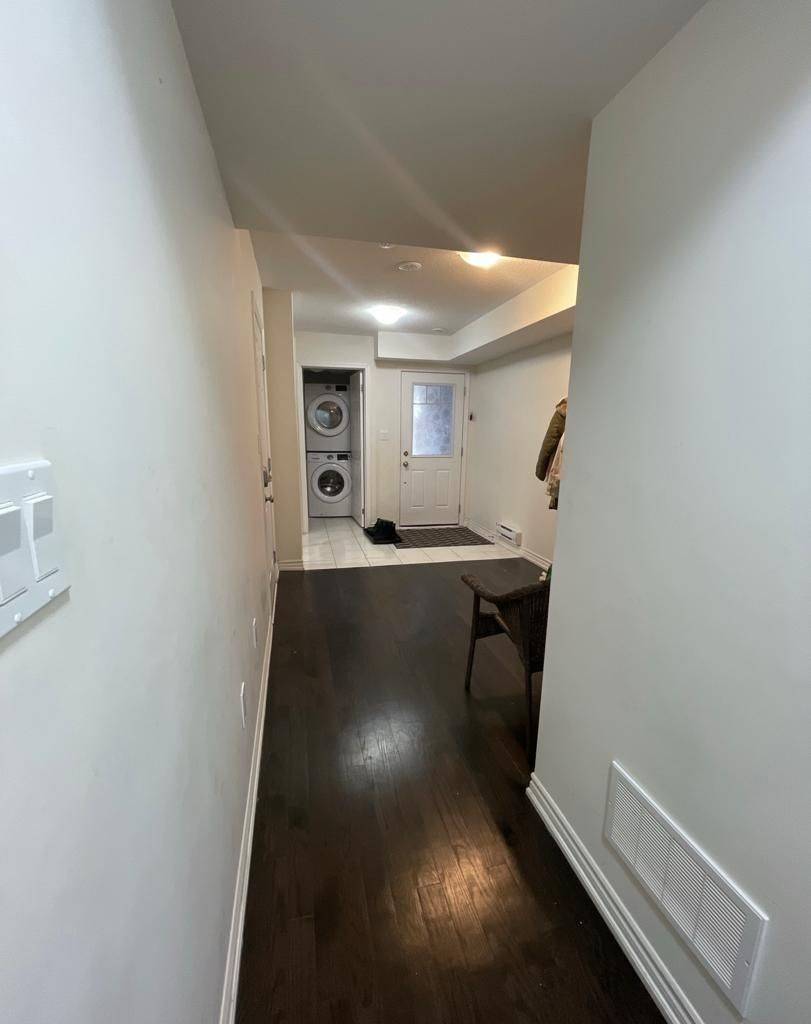 Milton, ON L9E 1G1,203 Lemieux CT