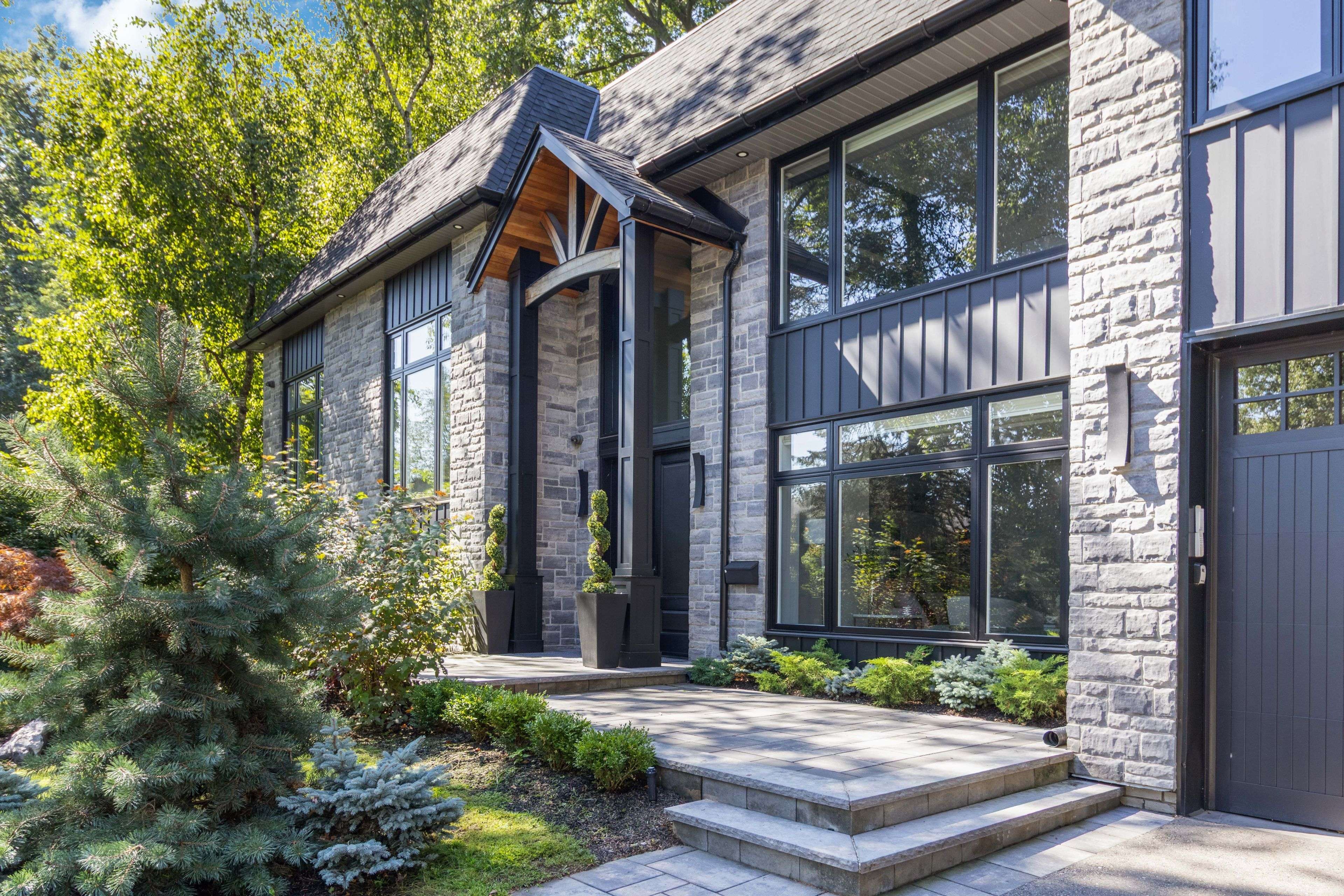 Mississauga, ON L5J 1R7,1489 Rogerswood CT