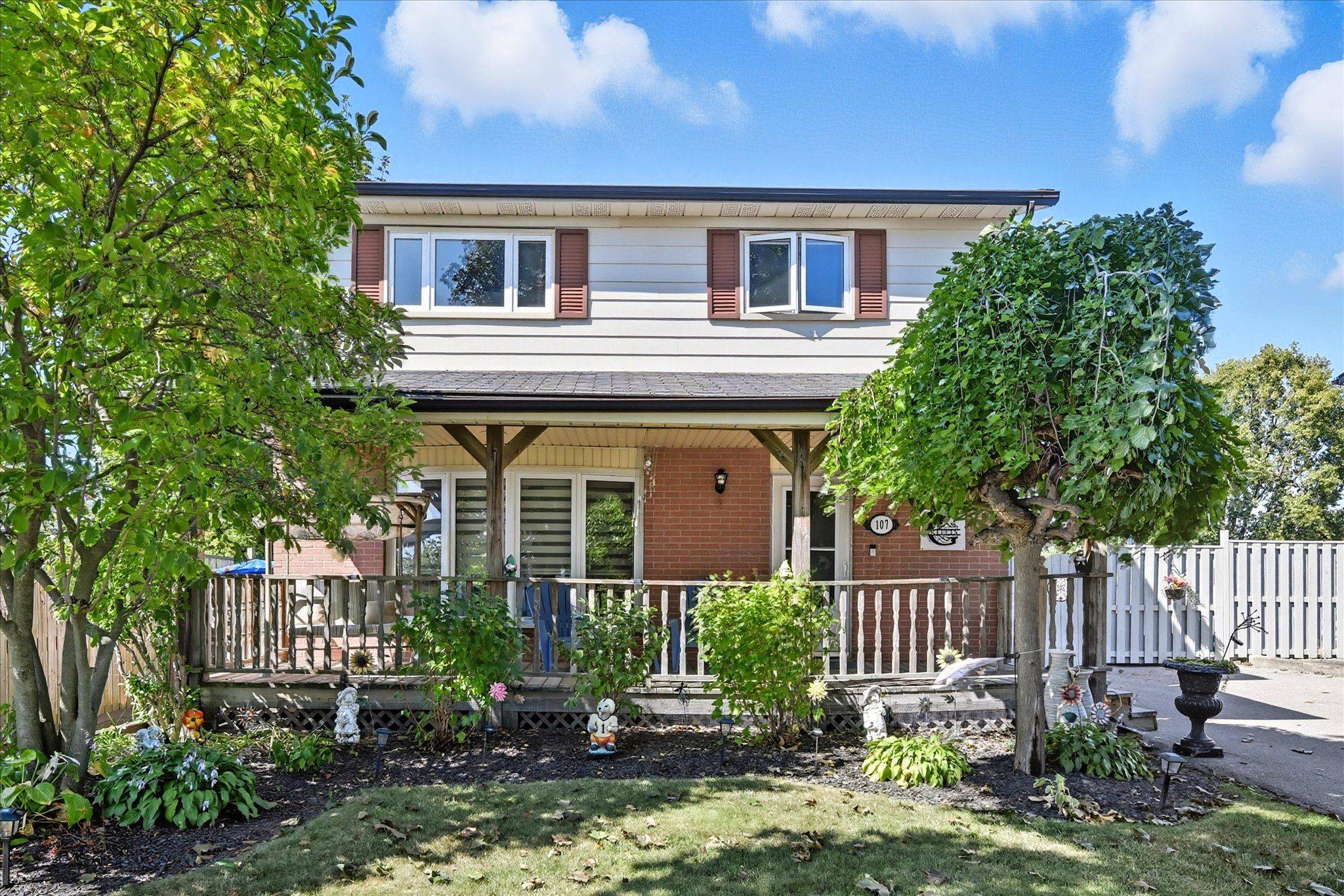 Hamilton, ON L8T 4R3,107 Billington CRES