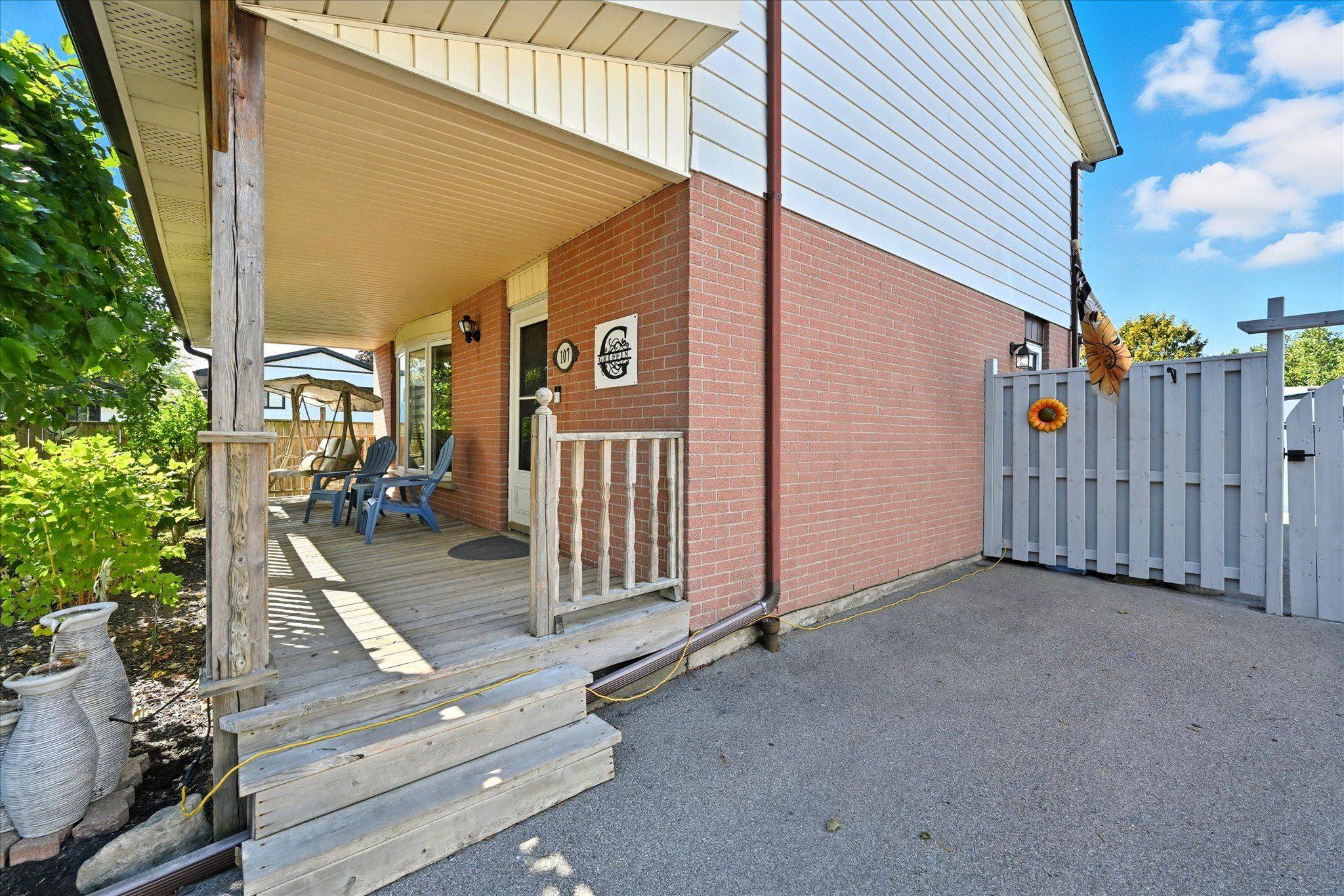 Hamilton, ON L8T 4R3,107 Billington CRES