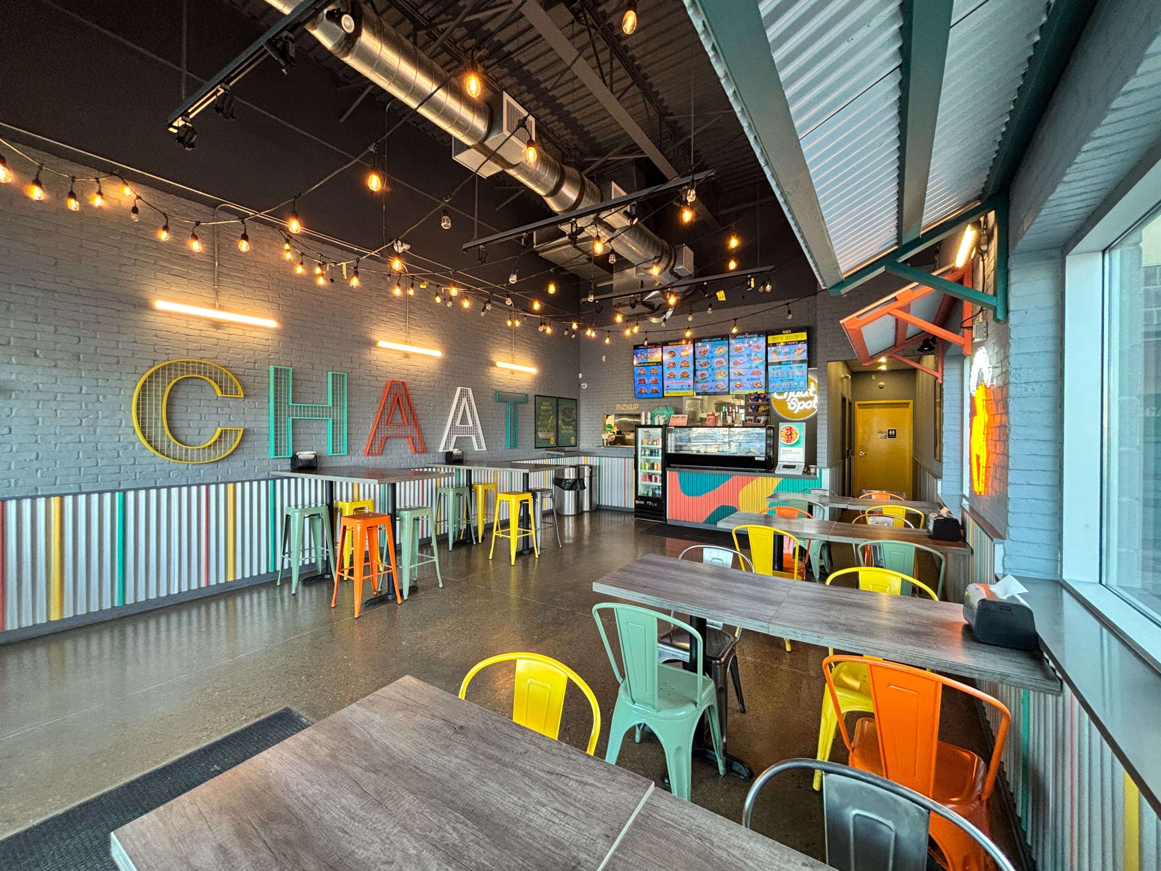 Hamilton, ON L8E 5C5,1356 South Service RD S #Unit #4