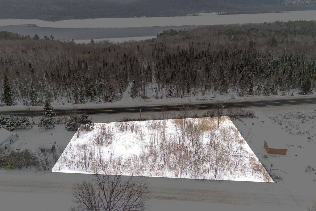 Laurentian Hills, ON K0J 1P0,00 Lance RD