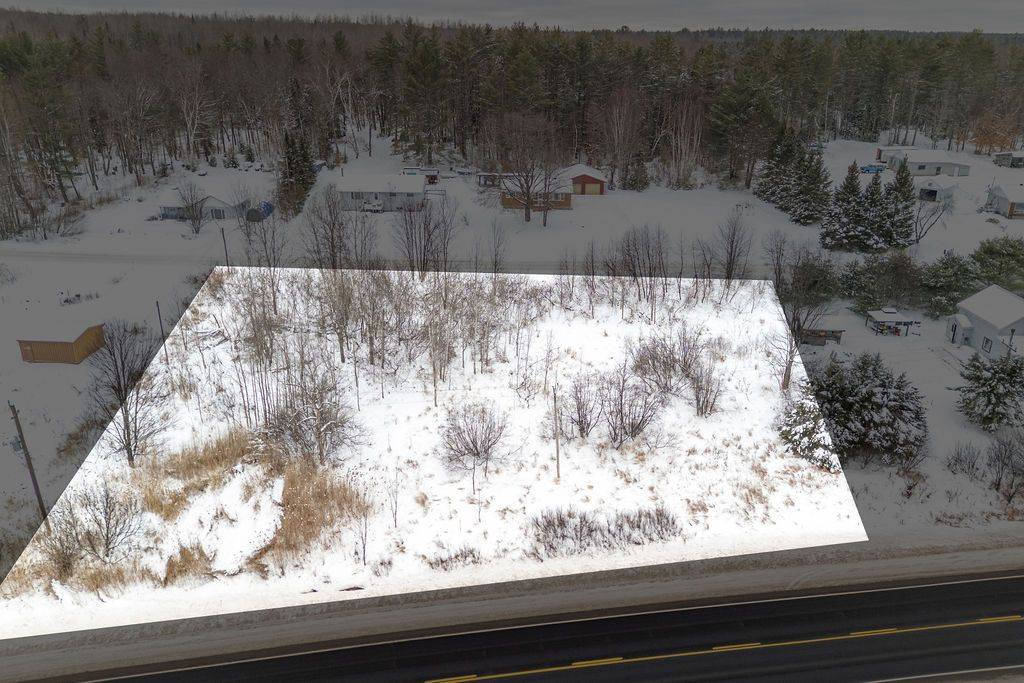 Laurentian Hills, ON K0J 1P0,00 Lance RD