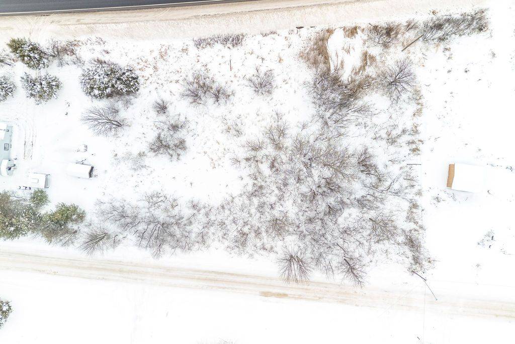 Laurentian Hills, ON K0J 1P0,00 Lance RD