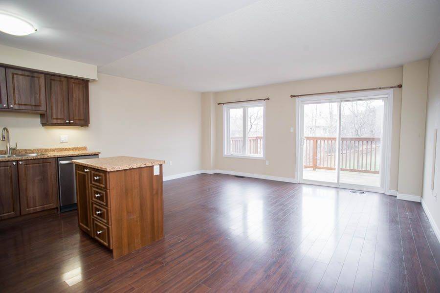 Brantford, ON N3S 0C2,20 McConkey CRES #115