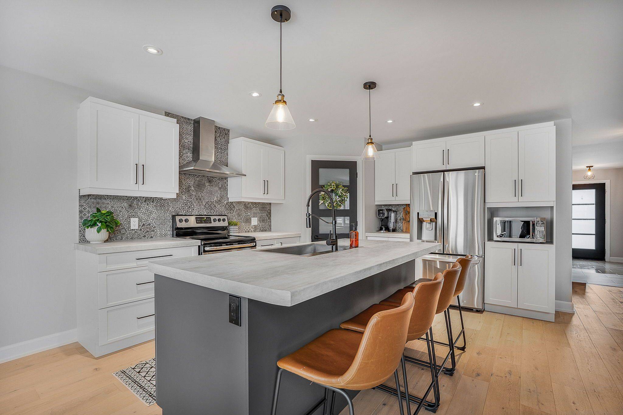 Russell, ON K0A 1W0,450 Provence AVE