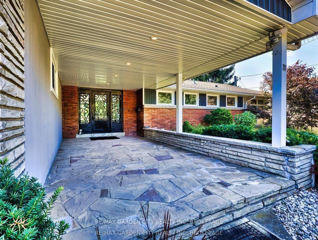 St. Catharines, ON L2T 3S3,28 MARSDALE DR