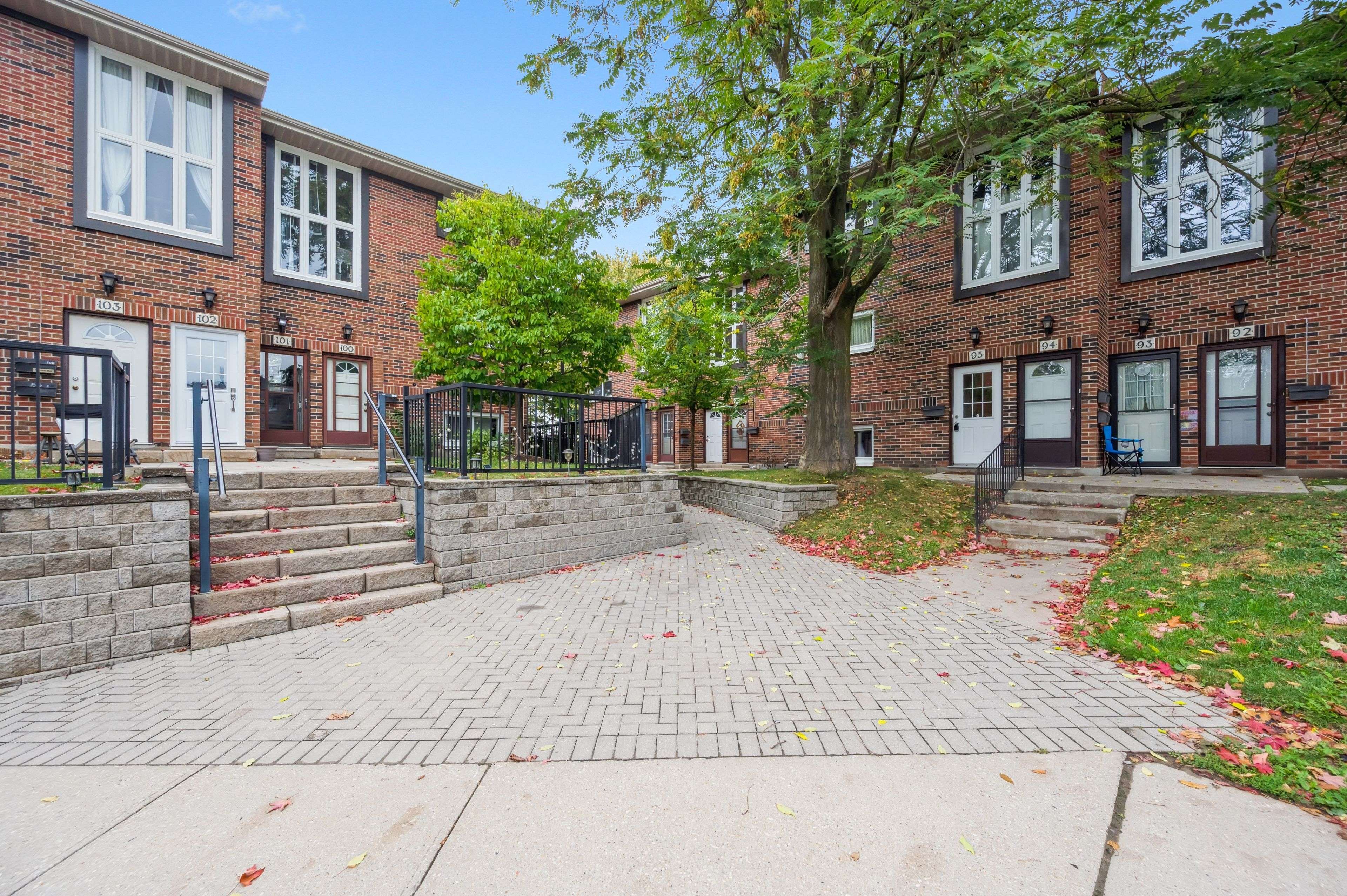 Guelph, ON N1H 7A4,49 Rhonda RD #95