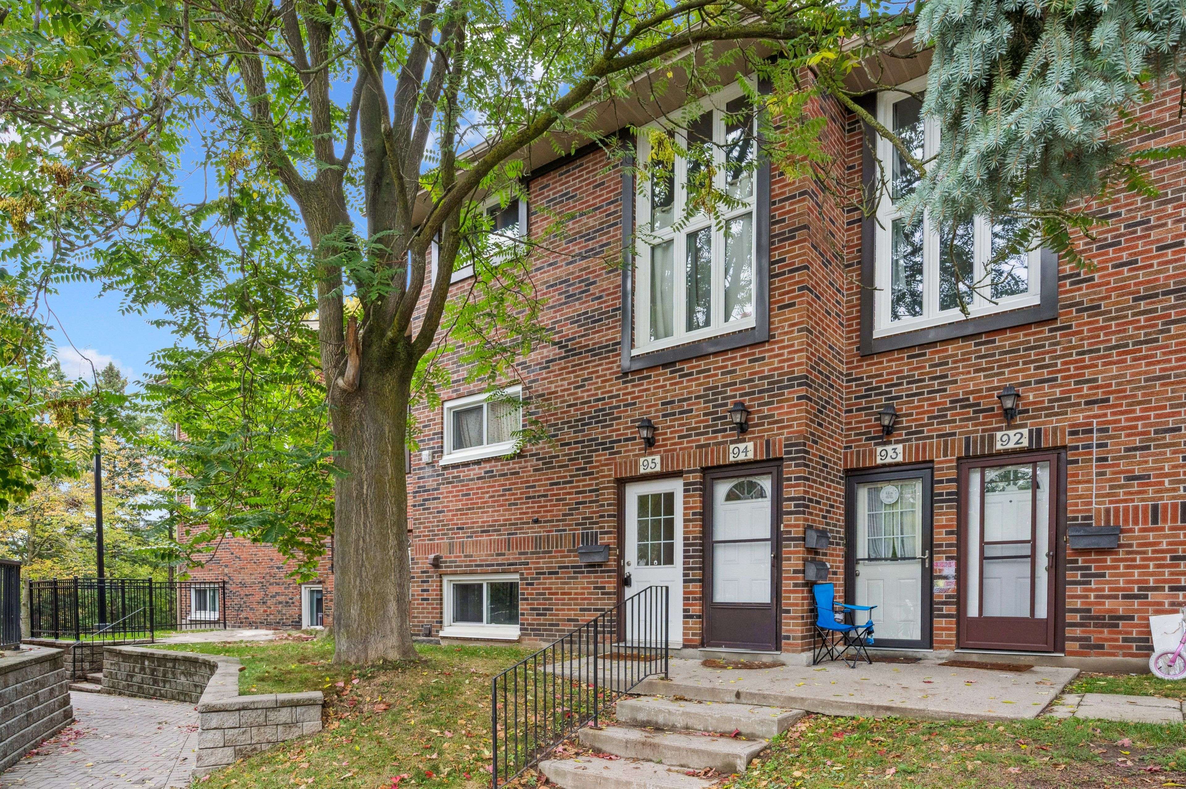 Guelph, ON N1H 7A4,49 Rhonda RD #95