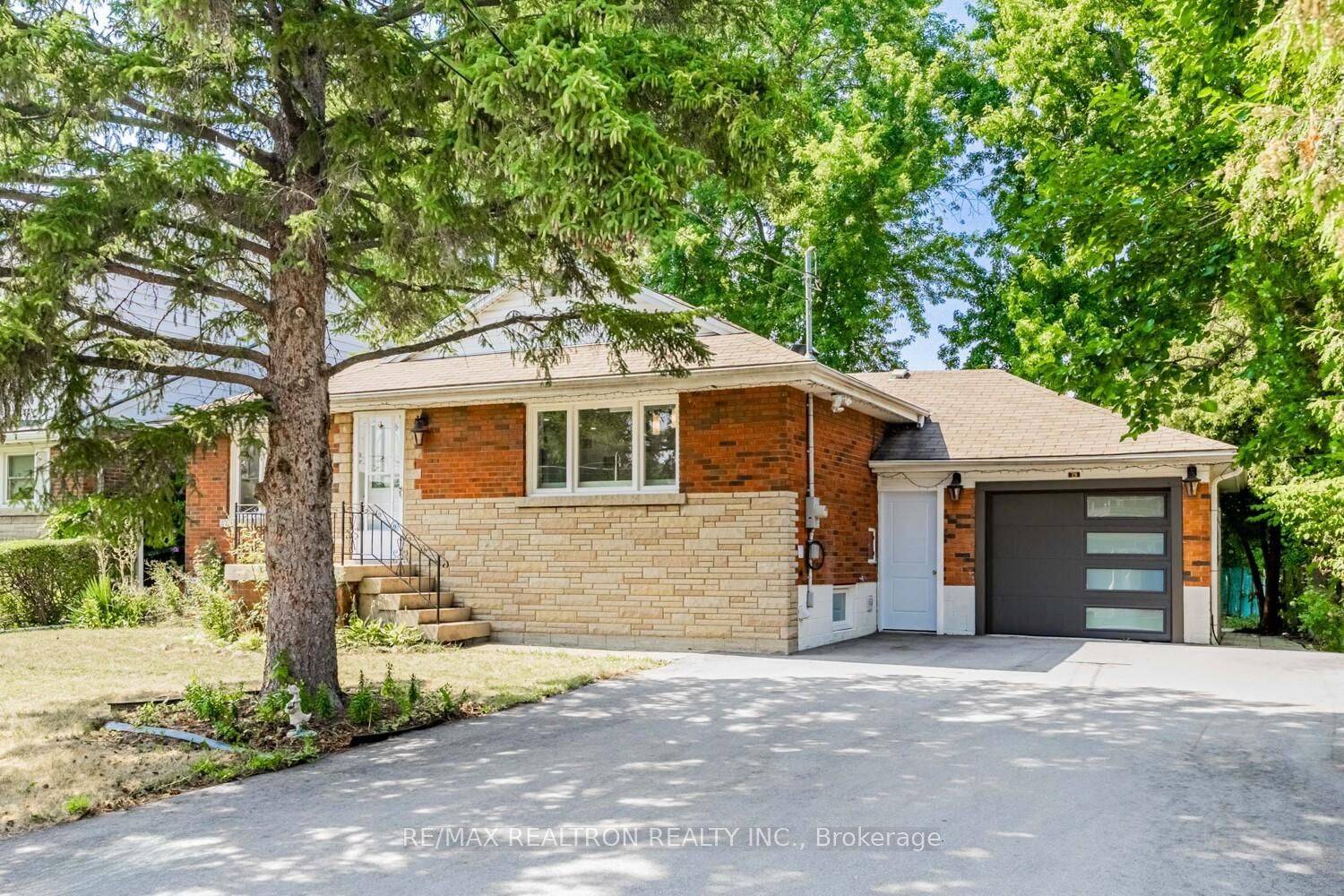 Hamilton, ON L8G 2A9,79 Blanmora DR