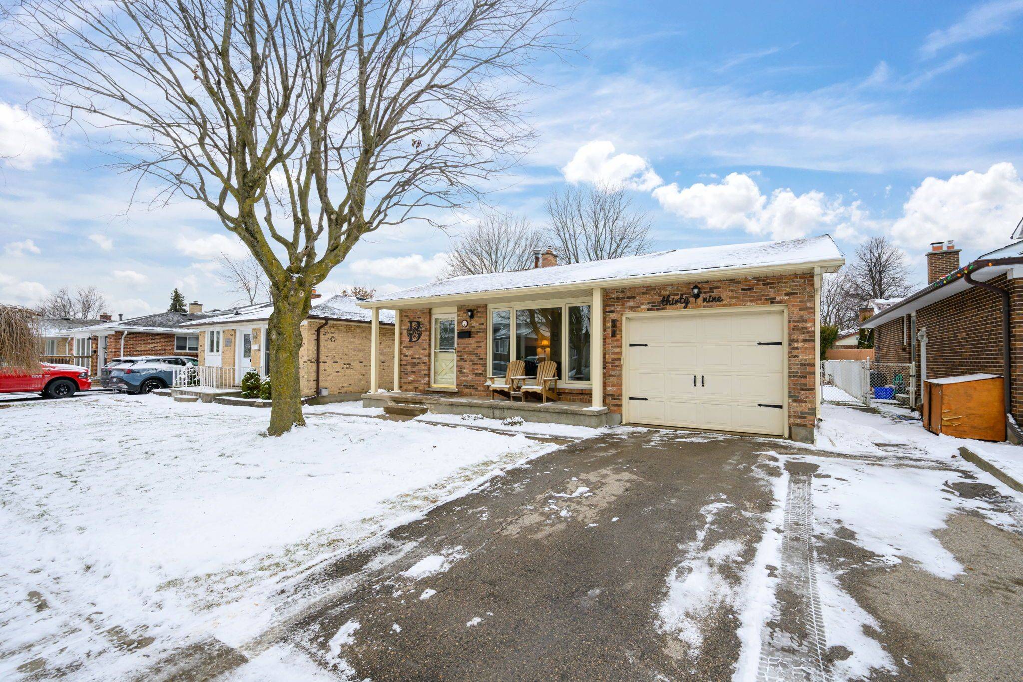 London South, ON N5Z 4L1,39 Lysanda AVE