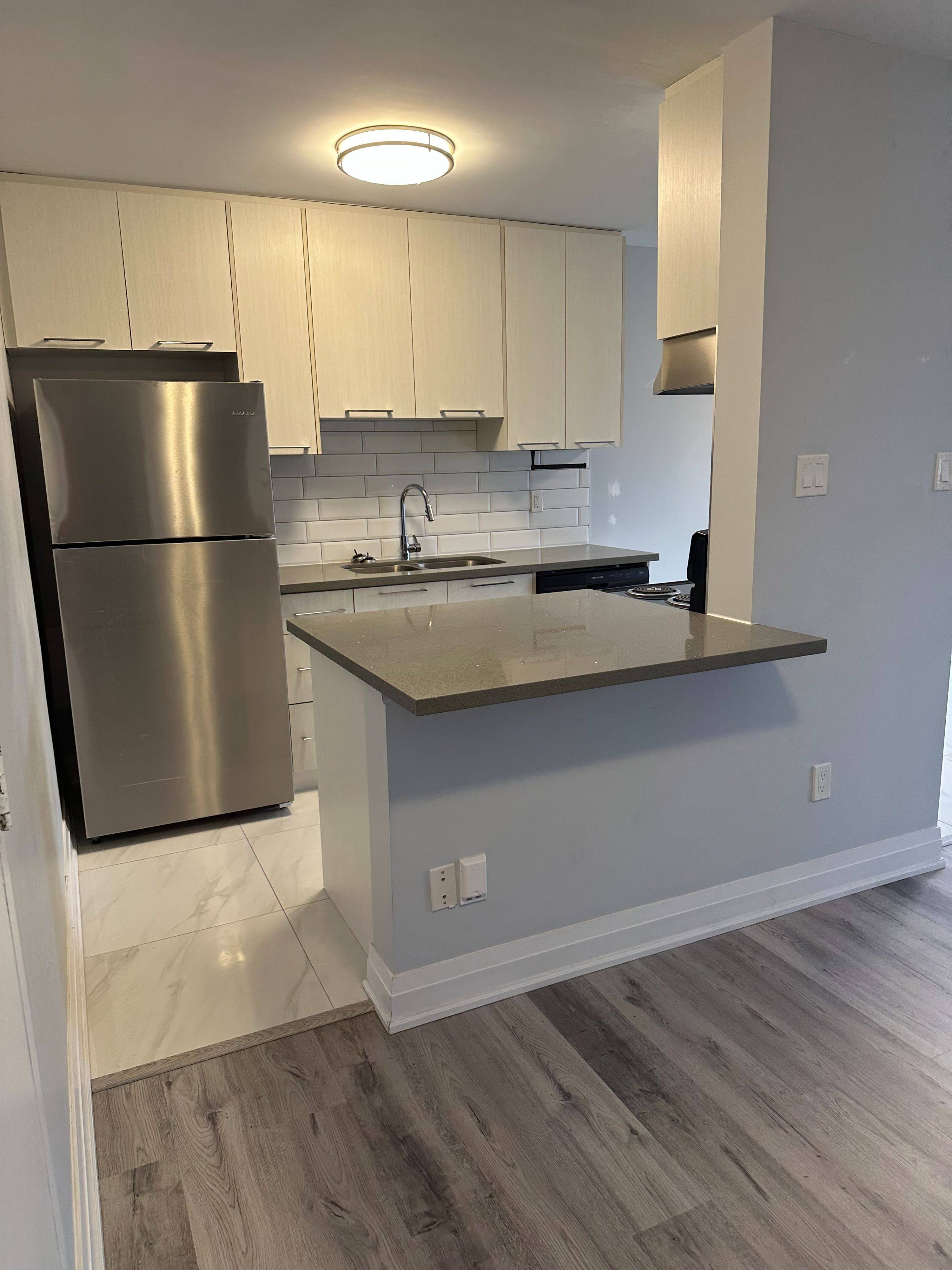 Welland, ON L3C 3B7,579 Clare AVE #212