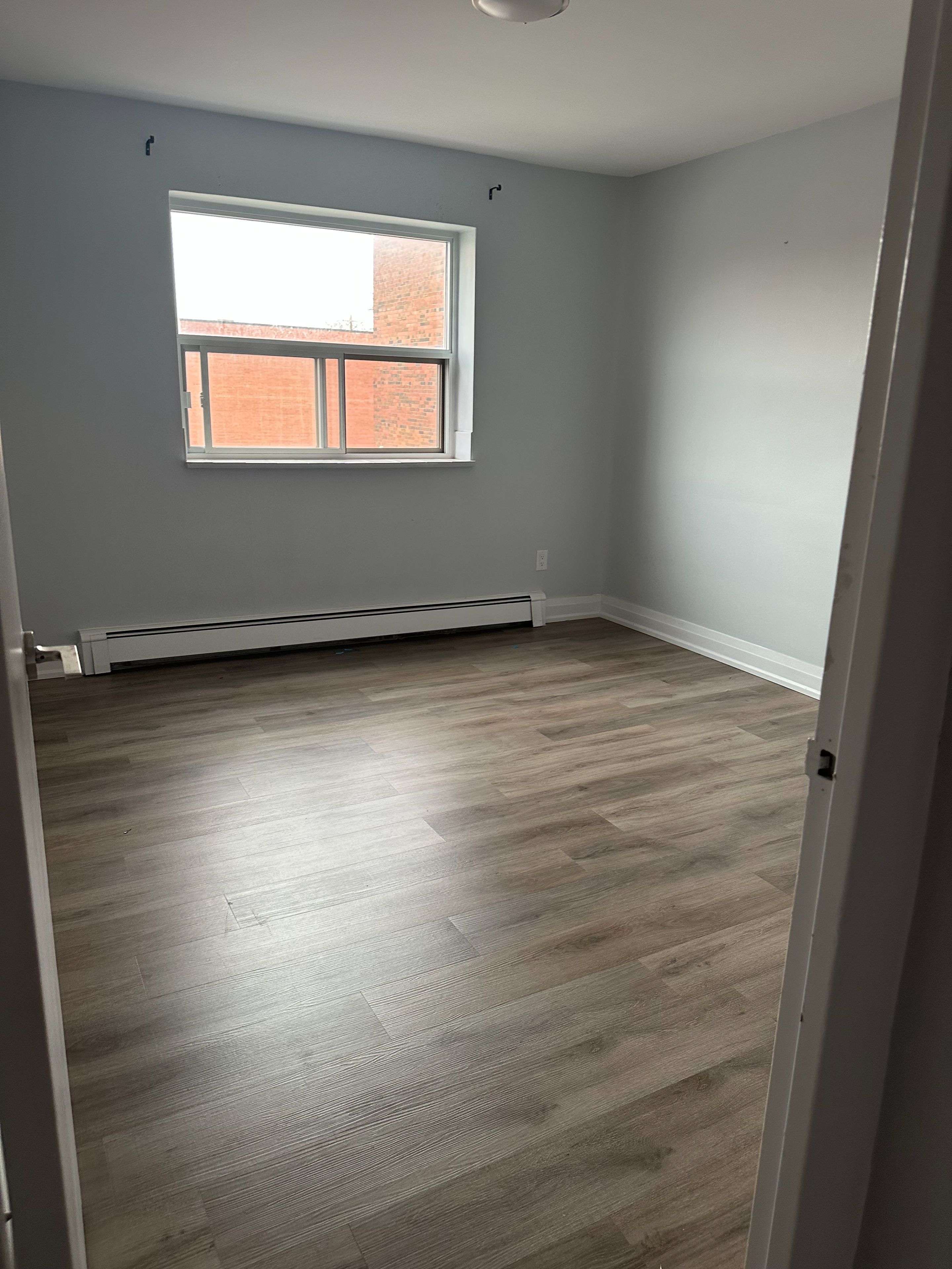 Welland, ON L3C 3B7,579 Clare AVE #212