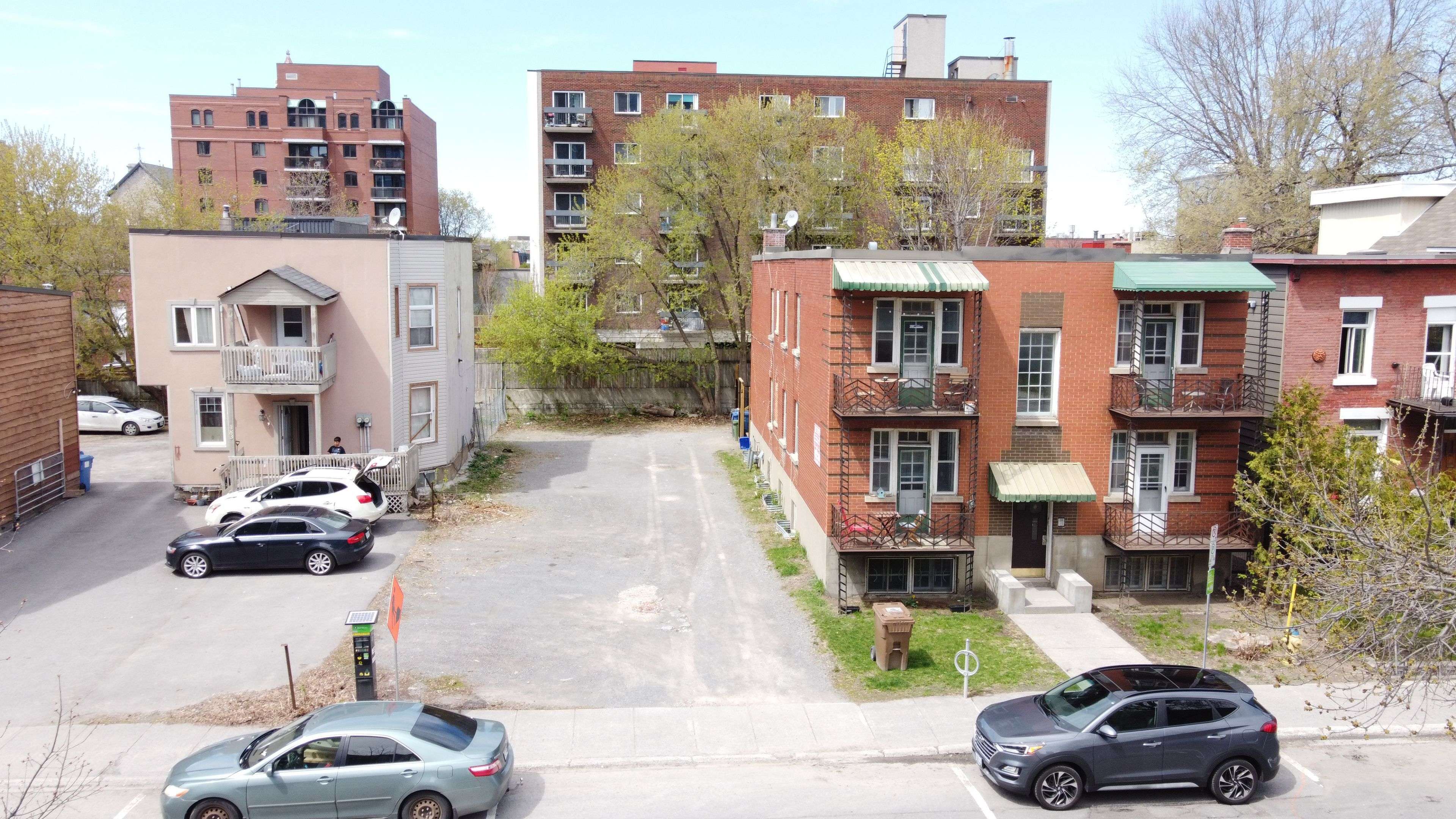 Lower Town - Sandy Hill, ON K1N 5T7,185 York ST