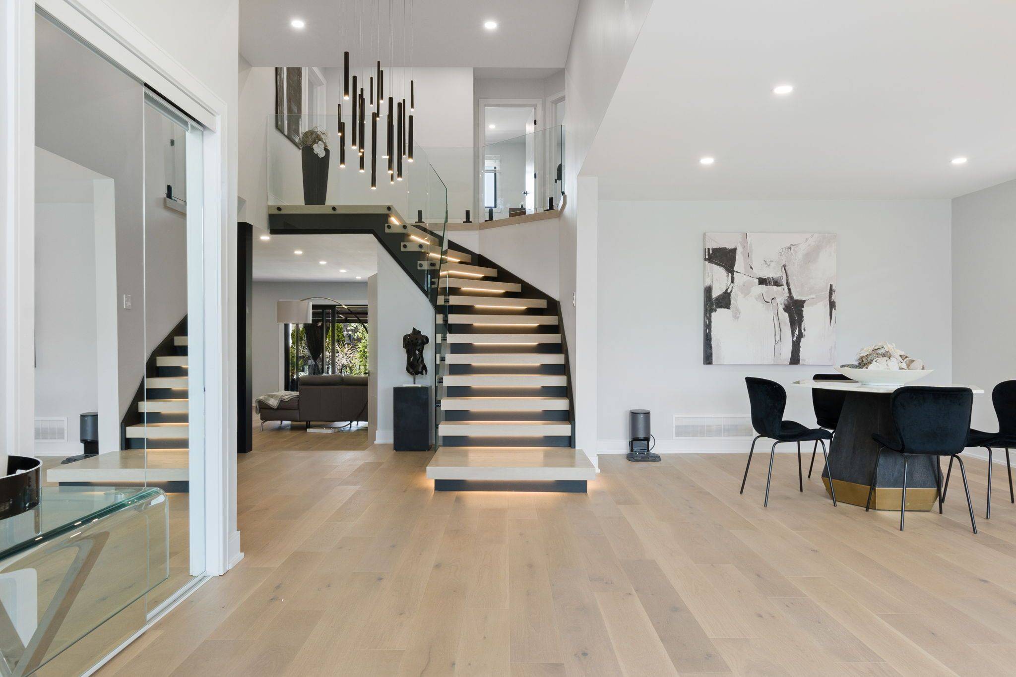 Hamilton, ON L8K 4Y4,17 Clearview DR