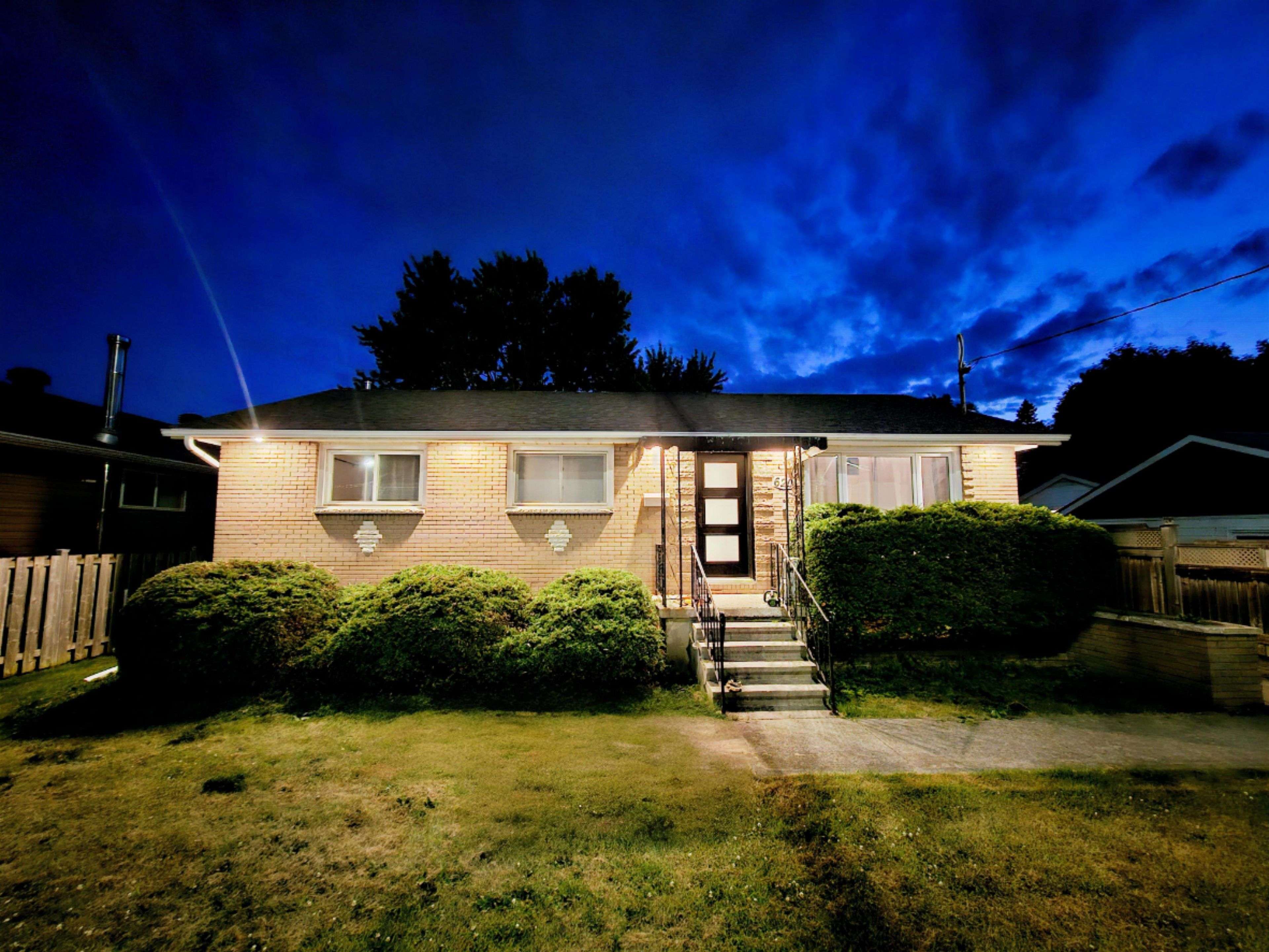 Belleville, ON K8P 4A6,620 Sidney ST