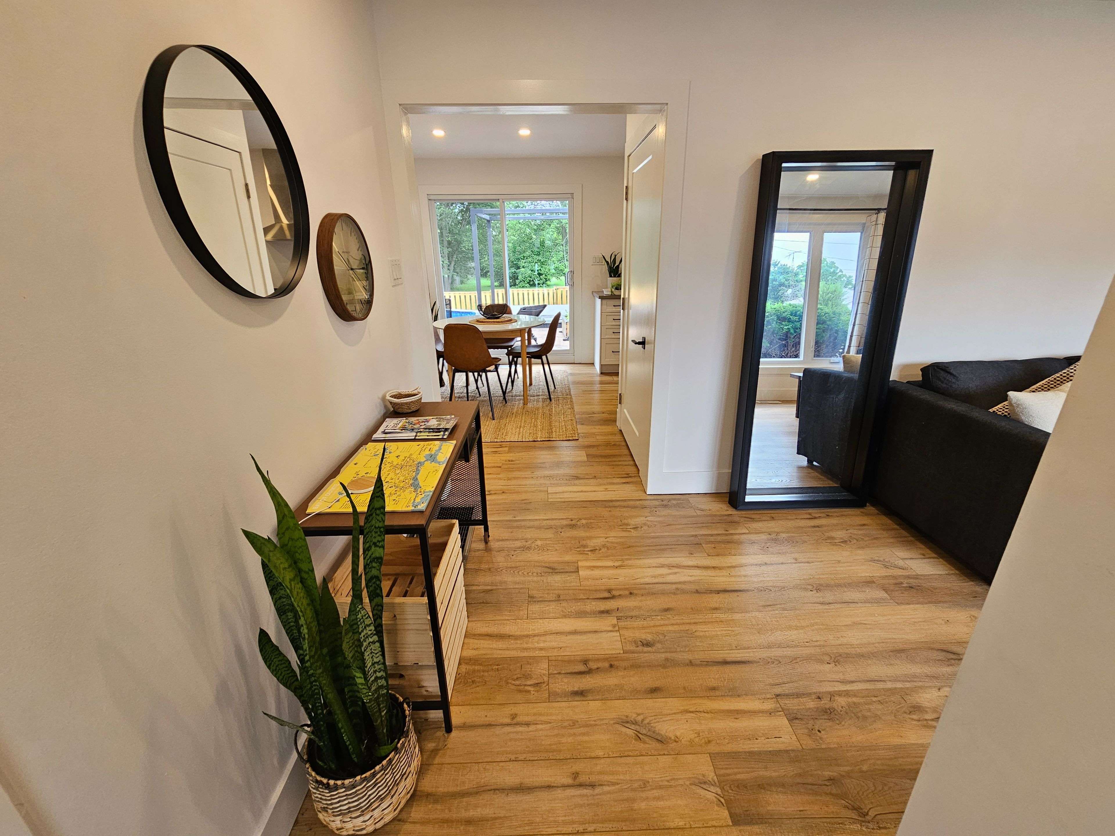 Belleville, ON K8P 4A6,620 Sidney ST