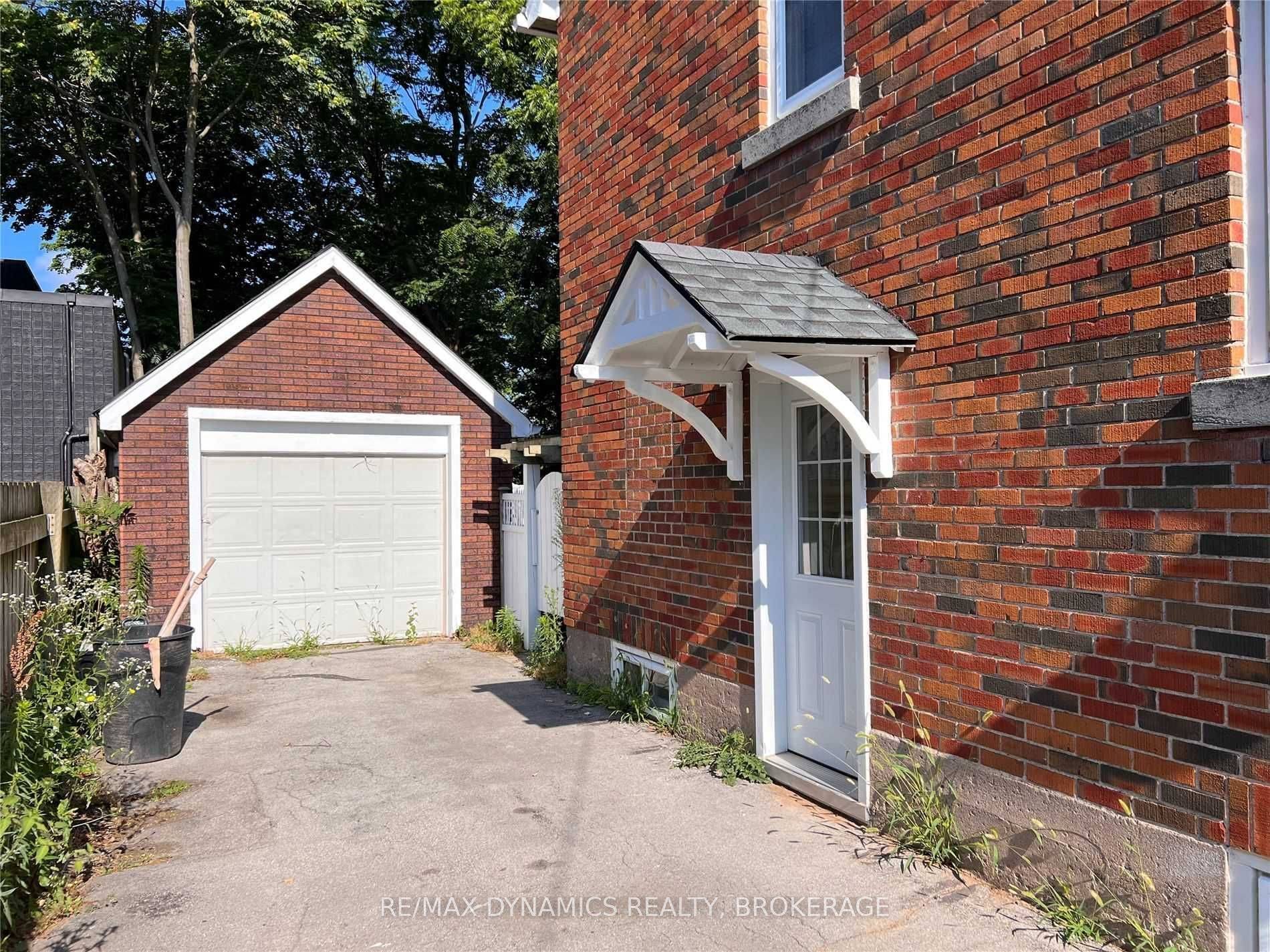 Niagara Falls, ON L2G 5M2,5825 Depew AVE