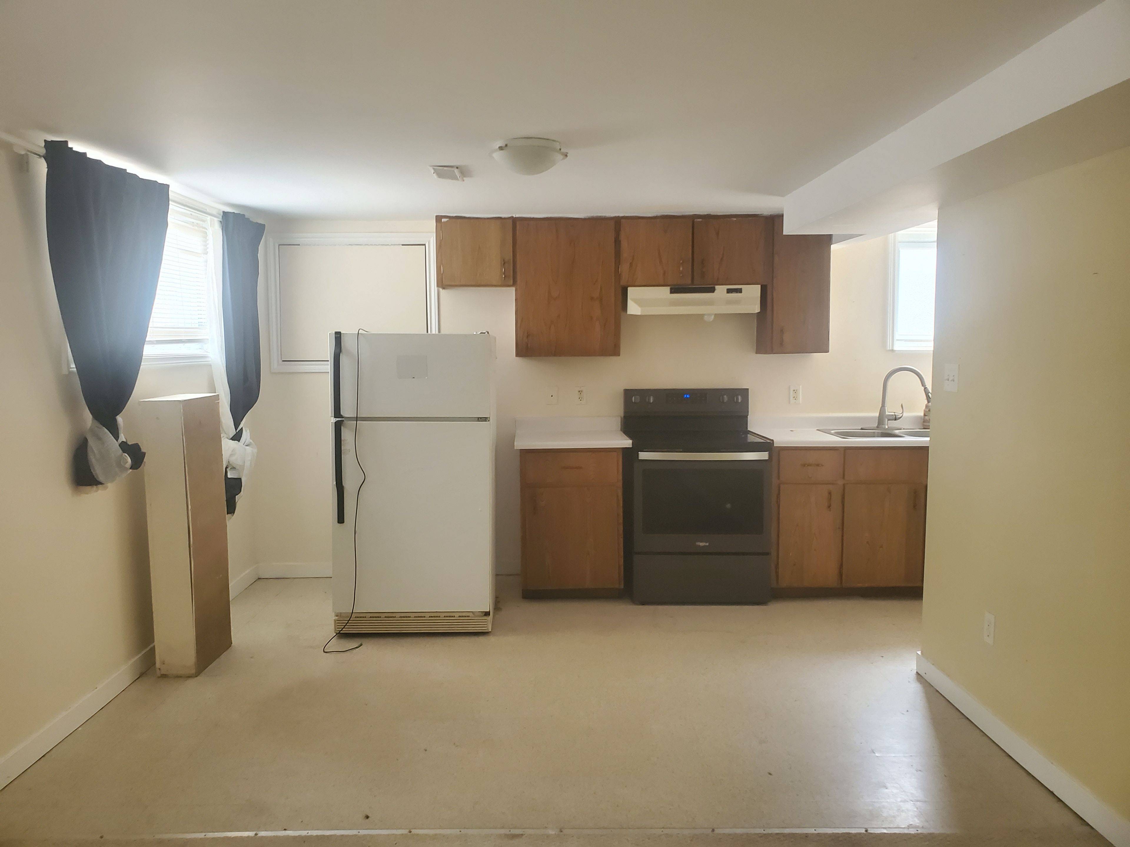 Peterborough, ON K9J 4A3,828 Cameron ST