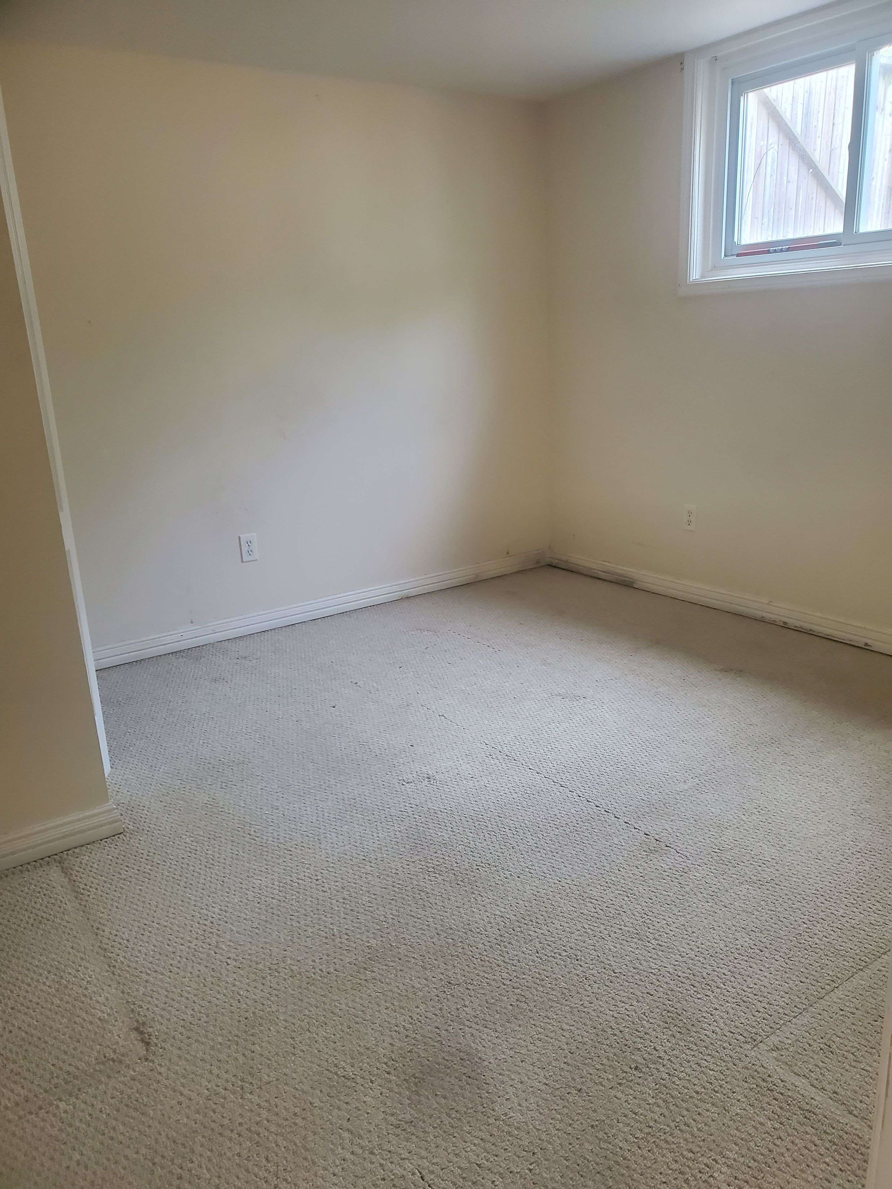 Peterborough, ON K9J 4A3,828 Cameron ST