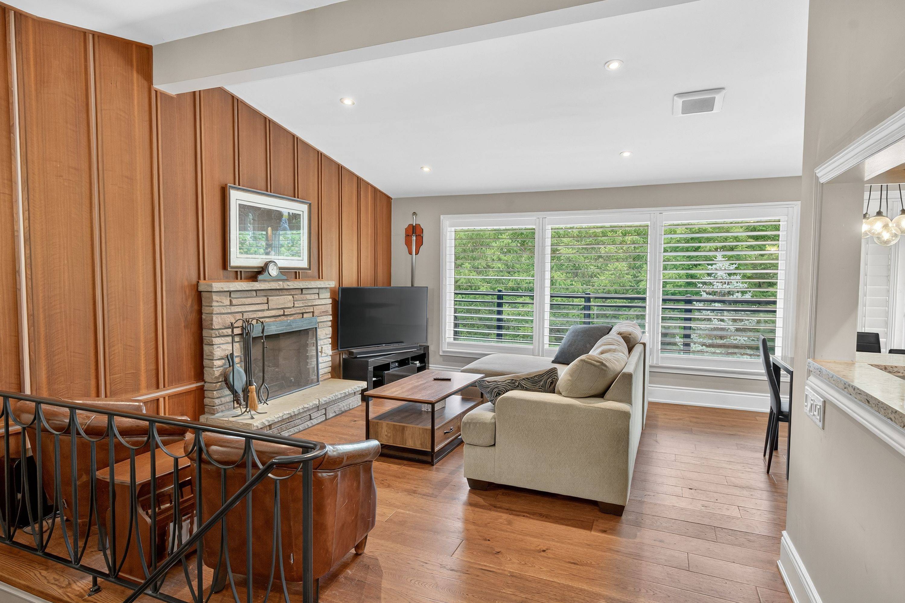 Hamilton, ON L8G 3P7,90 Mountain AVE